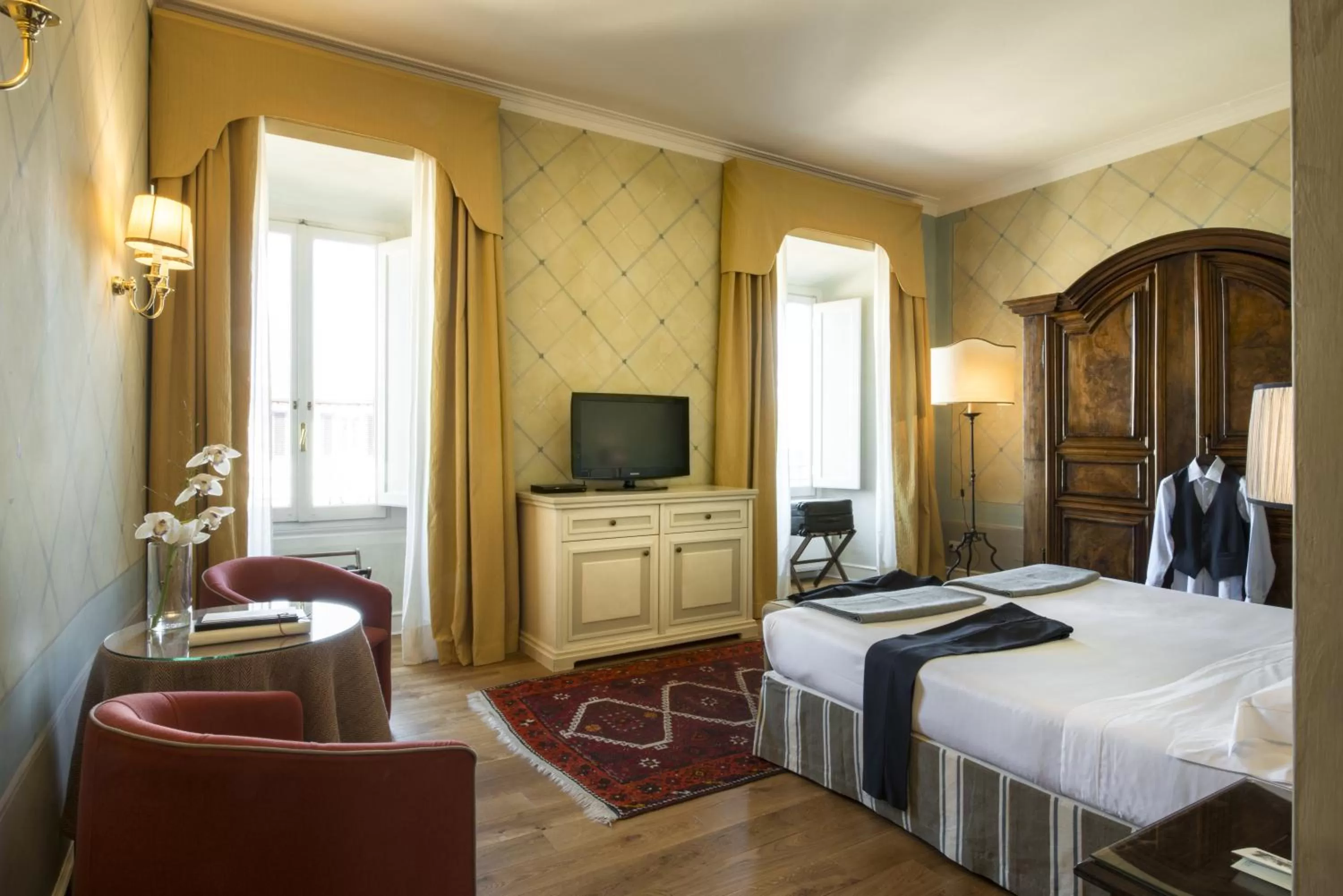 Decorative detail, Bed in Antica Torre Tornabuoni