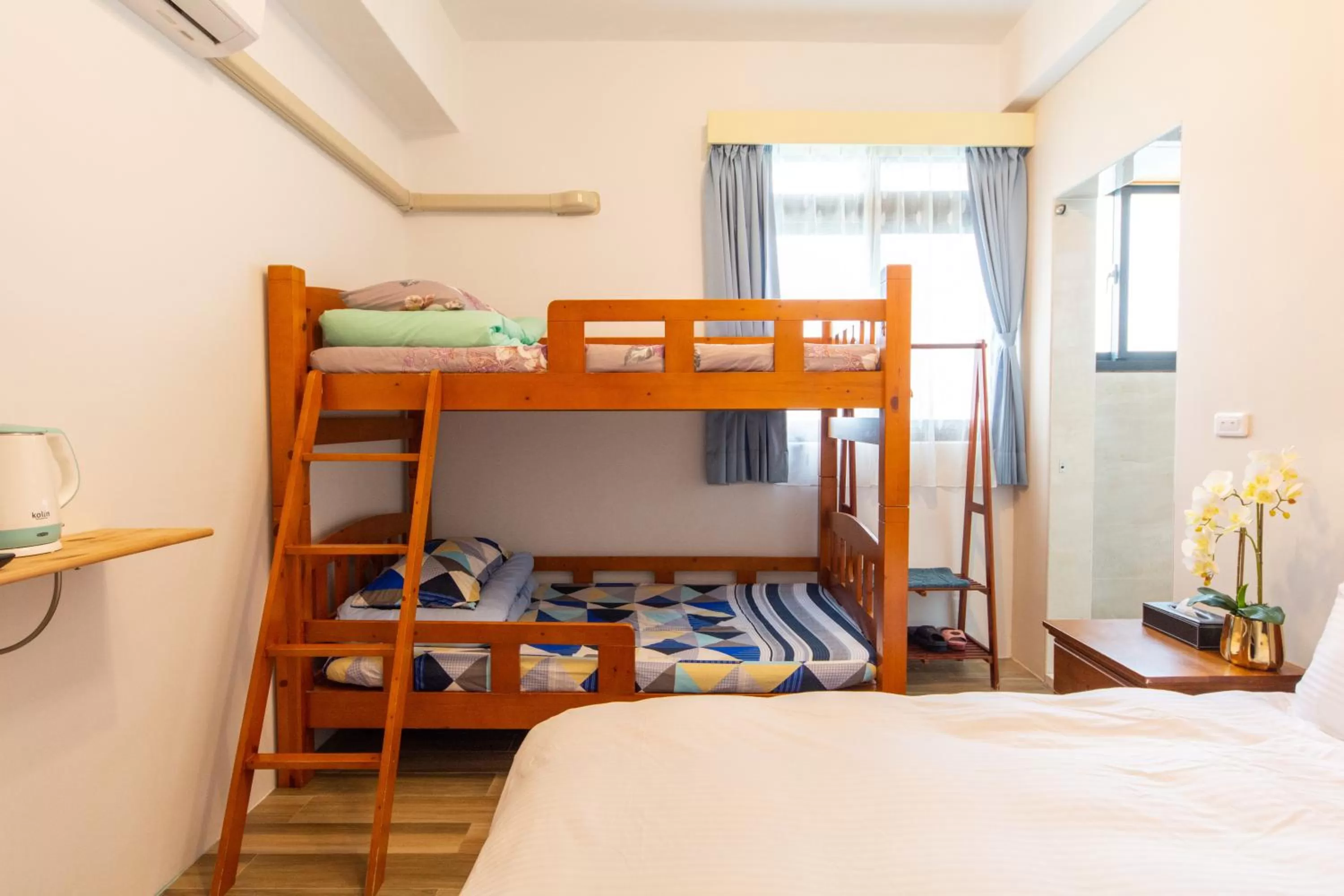 Decorative detail, Bed in Jinguann B&B