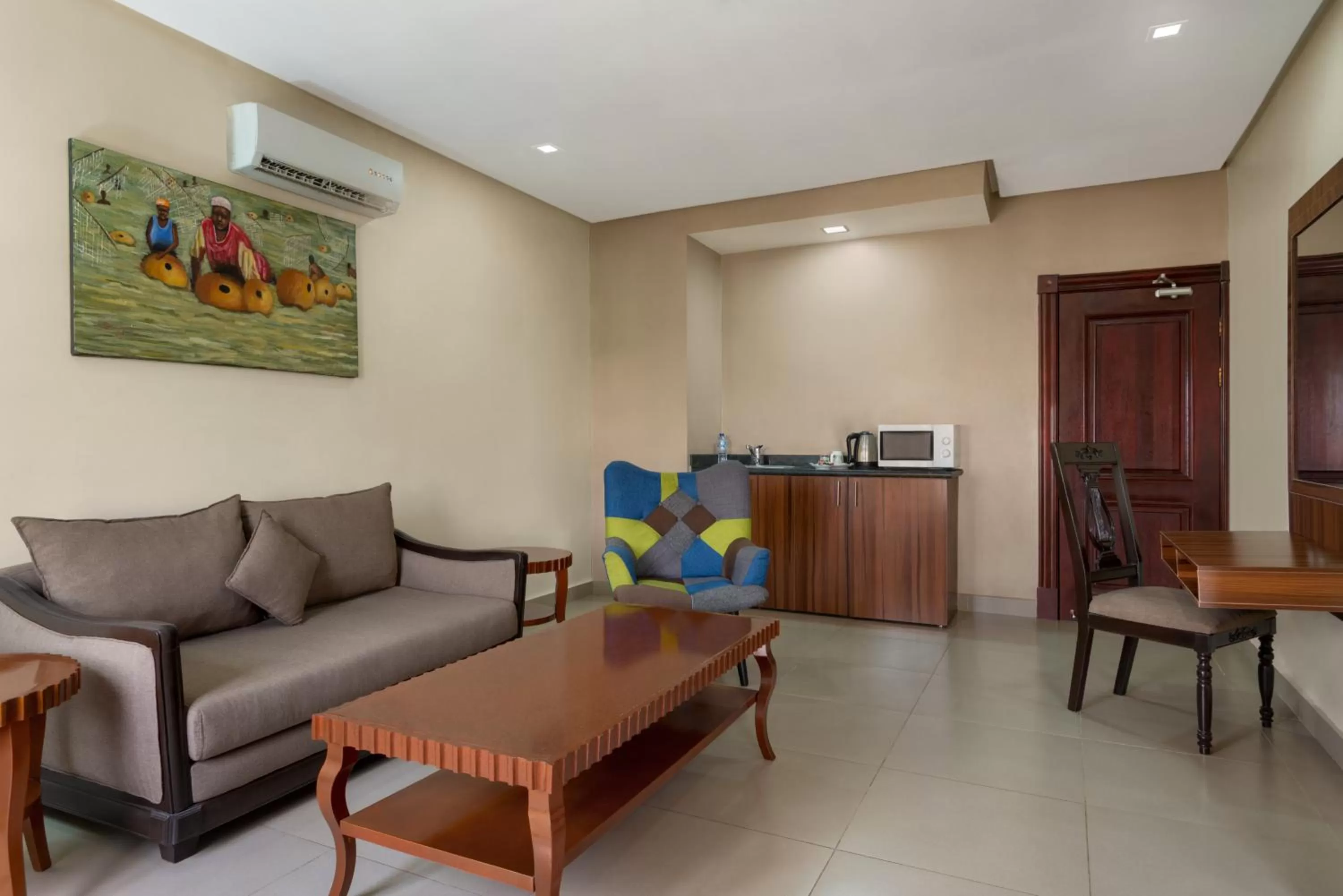 Living room in Hawthorn Suites by Wyndham Abuja
