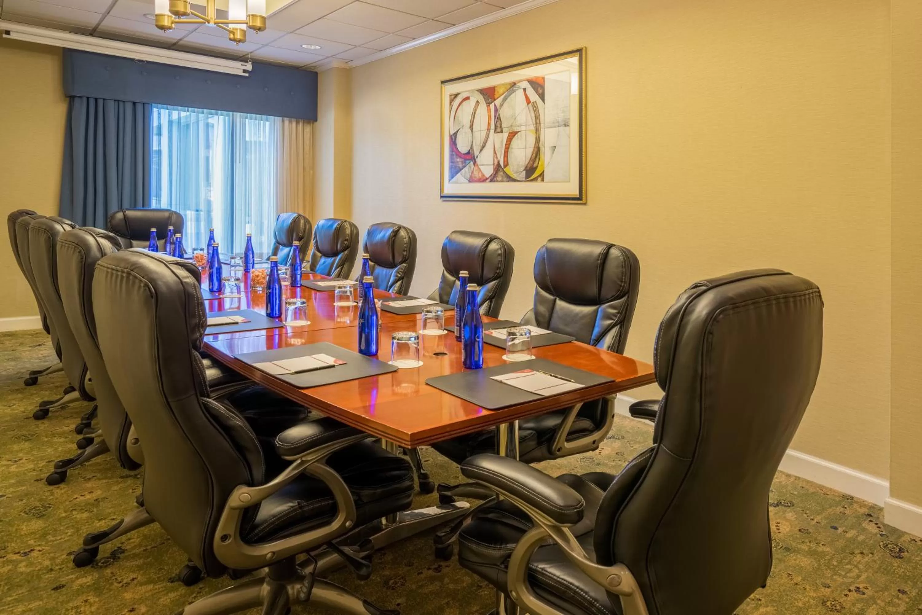 Meeting/conference room in Crowne Plaza Dulles Airport by IHG