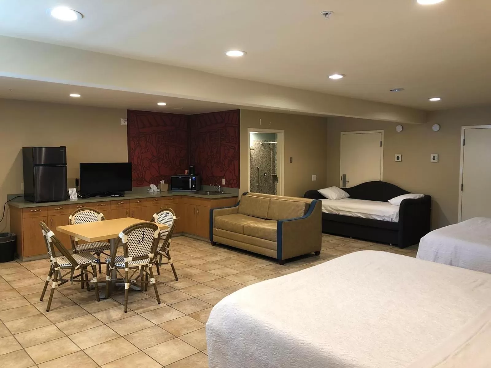 Bed in Morro Shores Inn And Suites