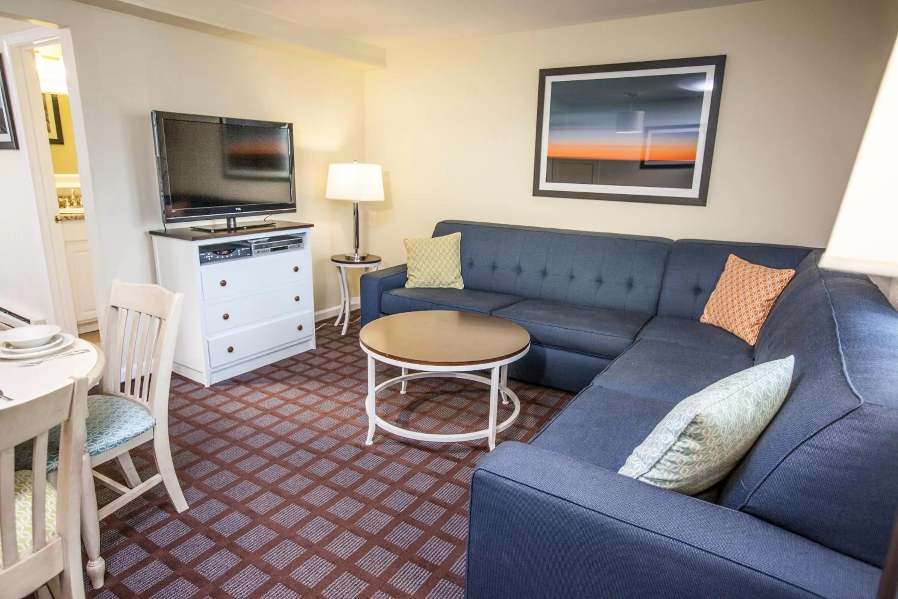 Living room in Cape Winds Resort