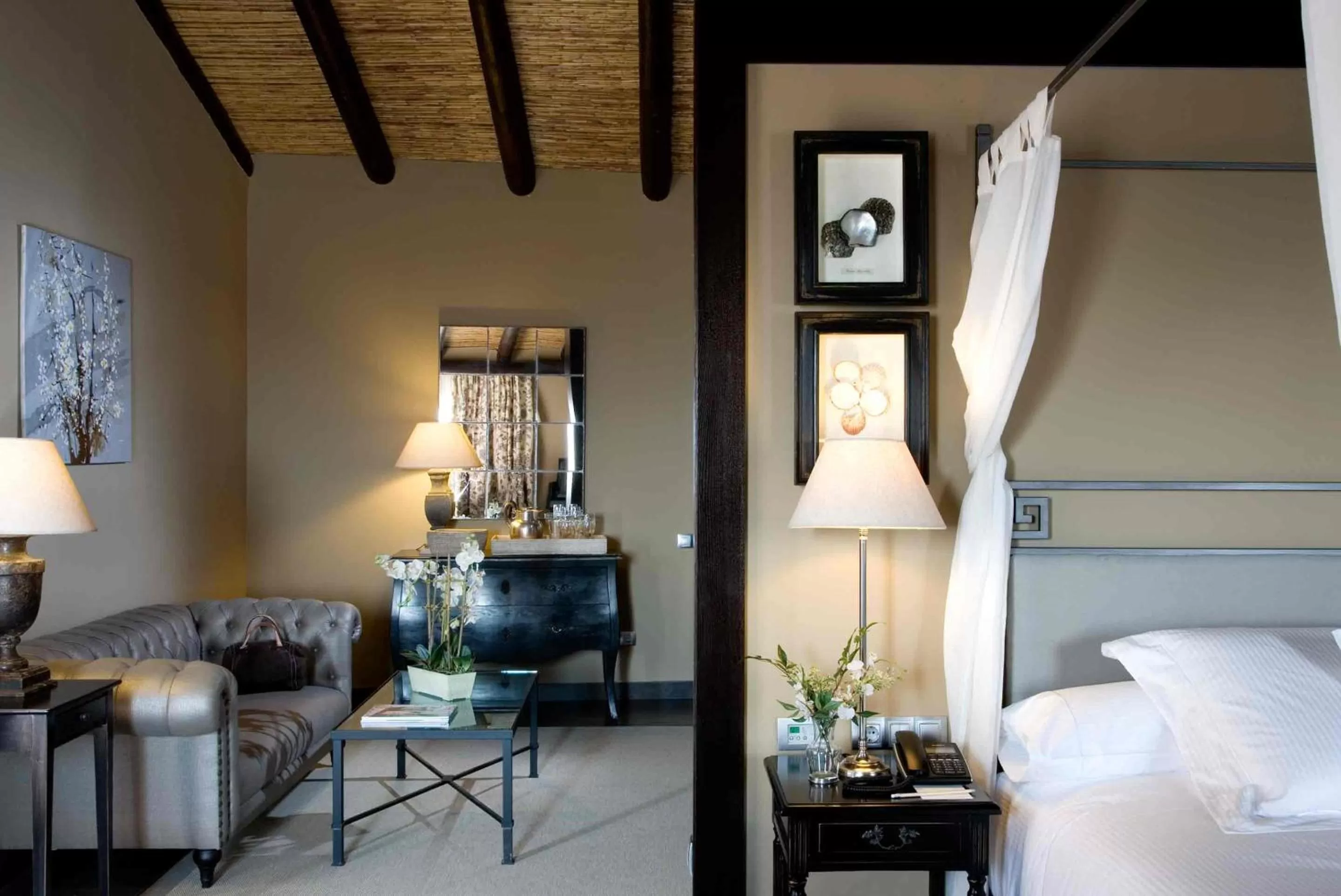 Bed in Asia Gardens Hotel & Thai Spa, a Royal Hideaway Hotel