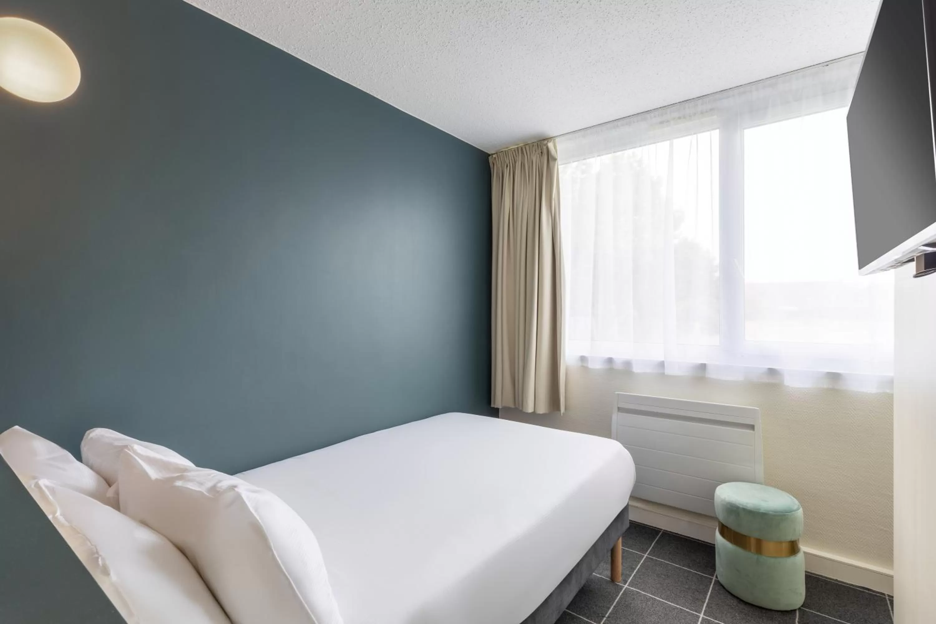 Property building, Bed in Best Western Hotel du Lac Dunkerque- Restaurant ouvert 7/7 midi et soir