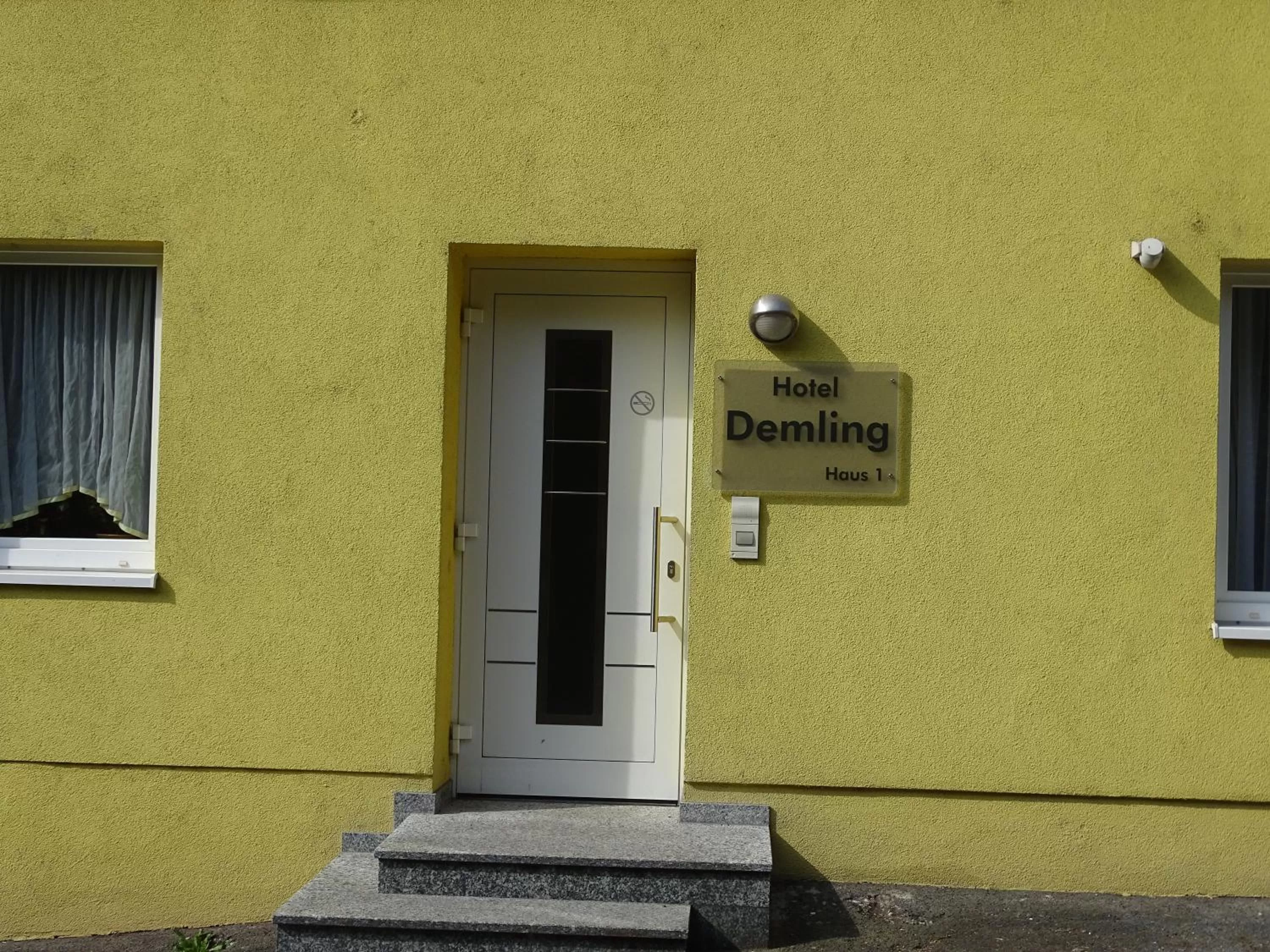 Facade/entrance in Hotel Demling