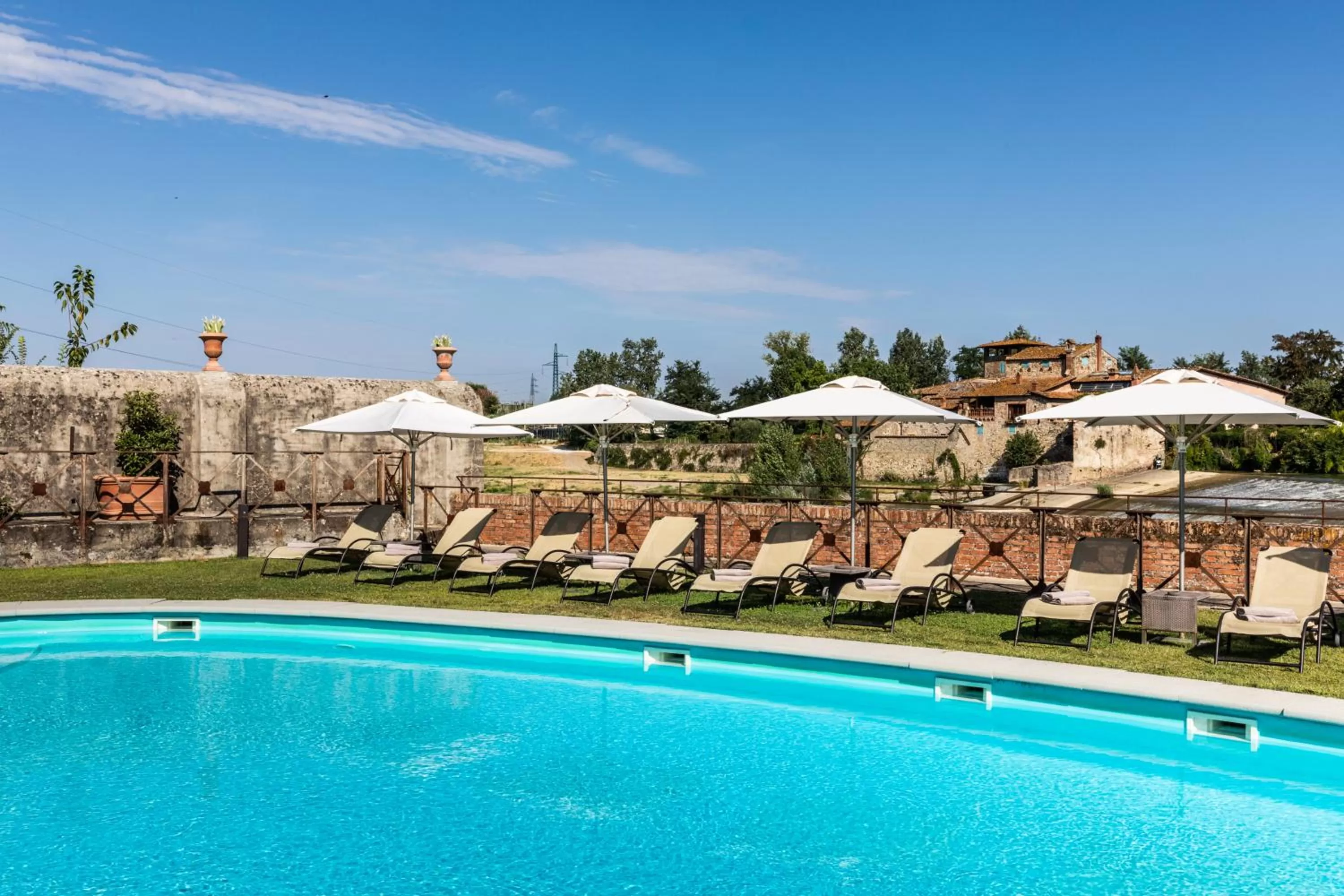 Swimming pool in Hotel Mulino di Firenze - WorldHotels Crafted