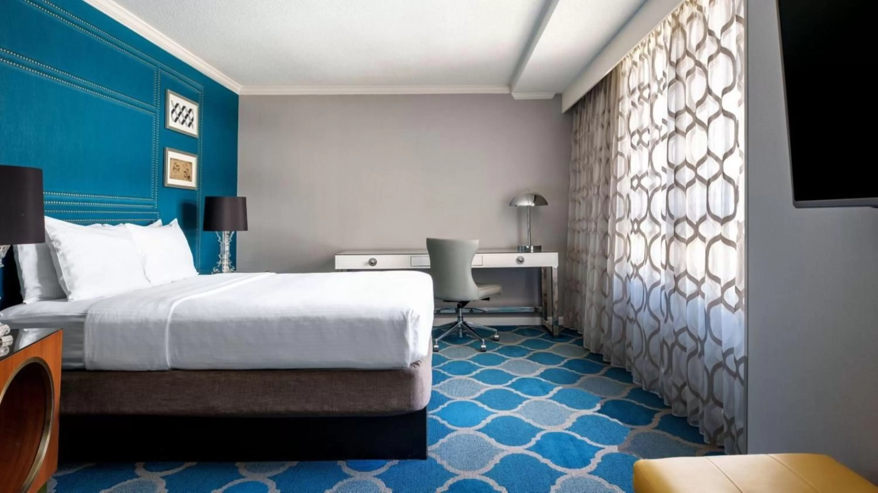 Bed in The Ven at Embassy Row, Washington, D.C., a Tribute Portfolio Hotel