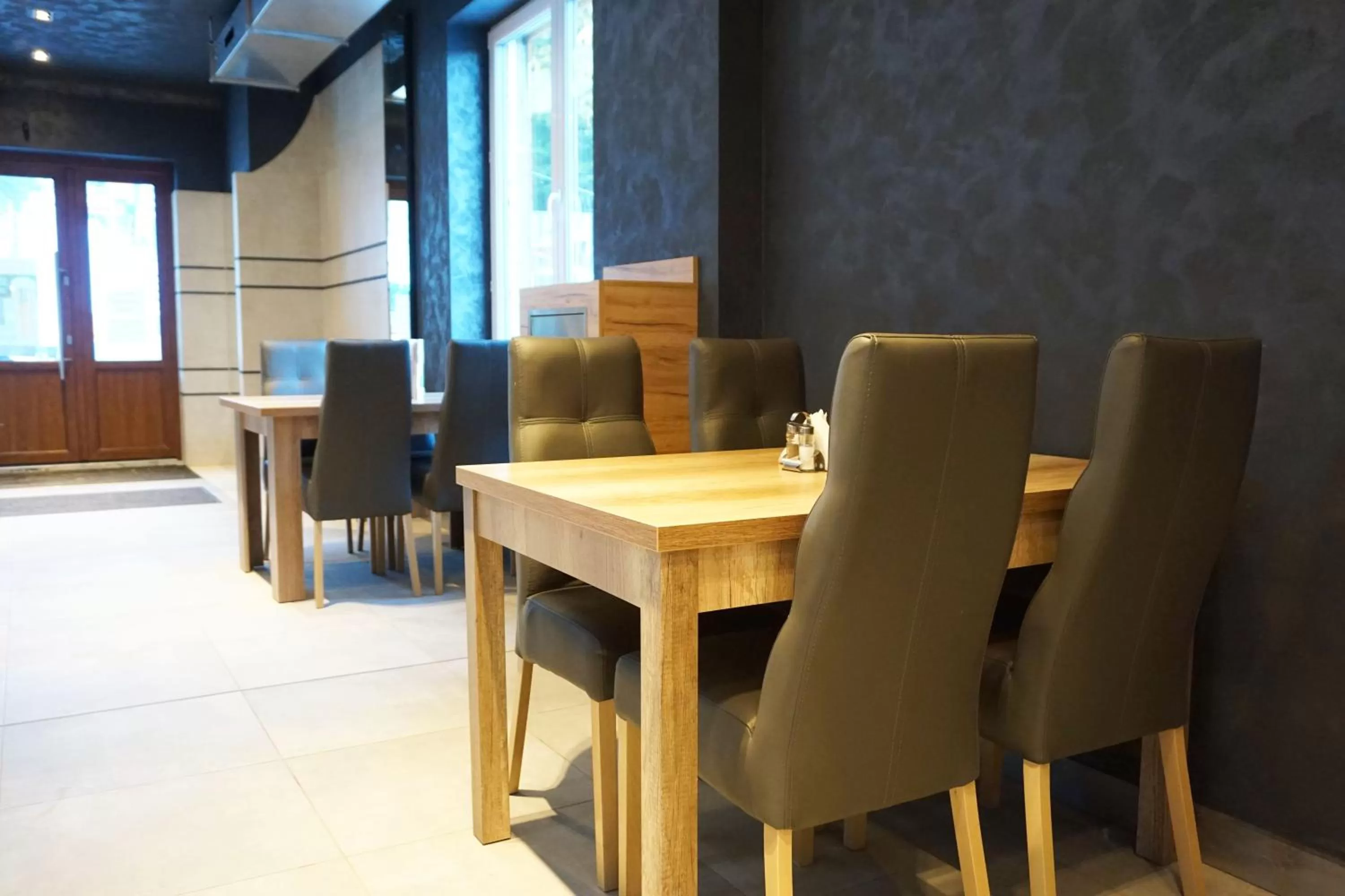 Restaurant/places to eat in Villa Winterpol