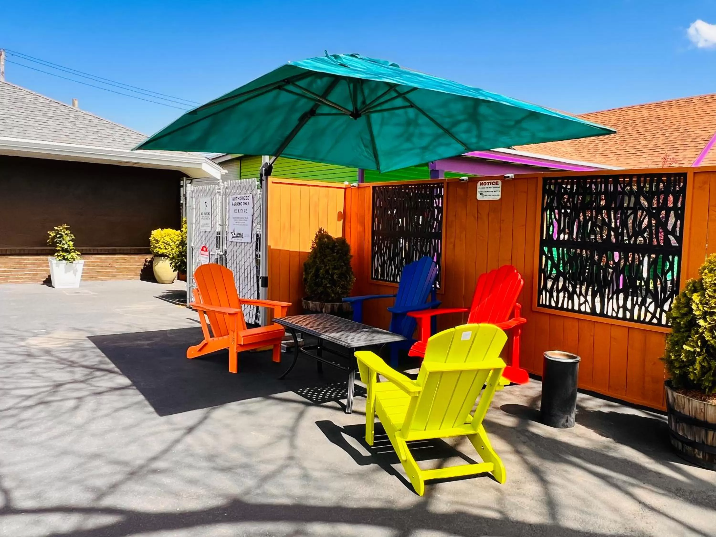 Property building in Signature Inn Eugene