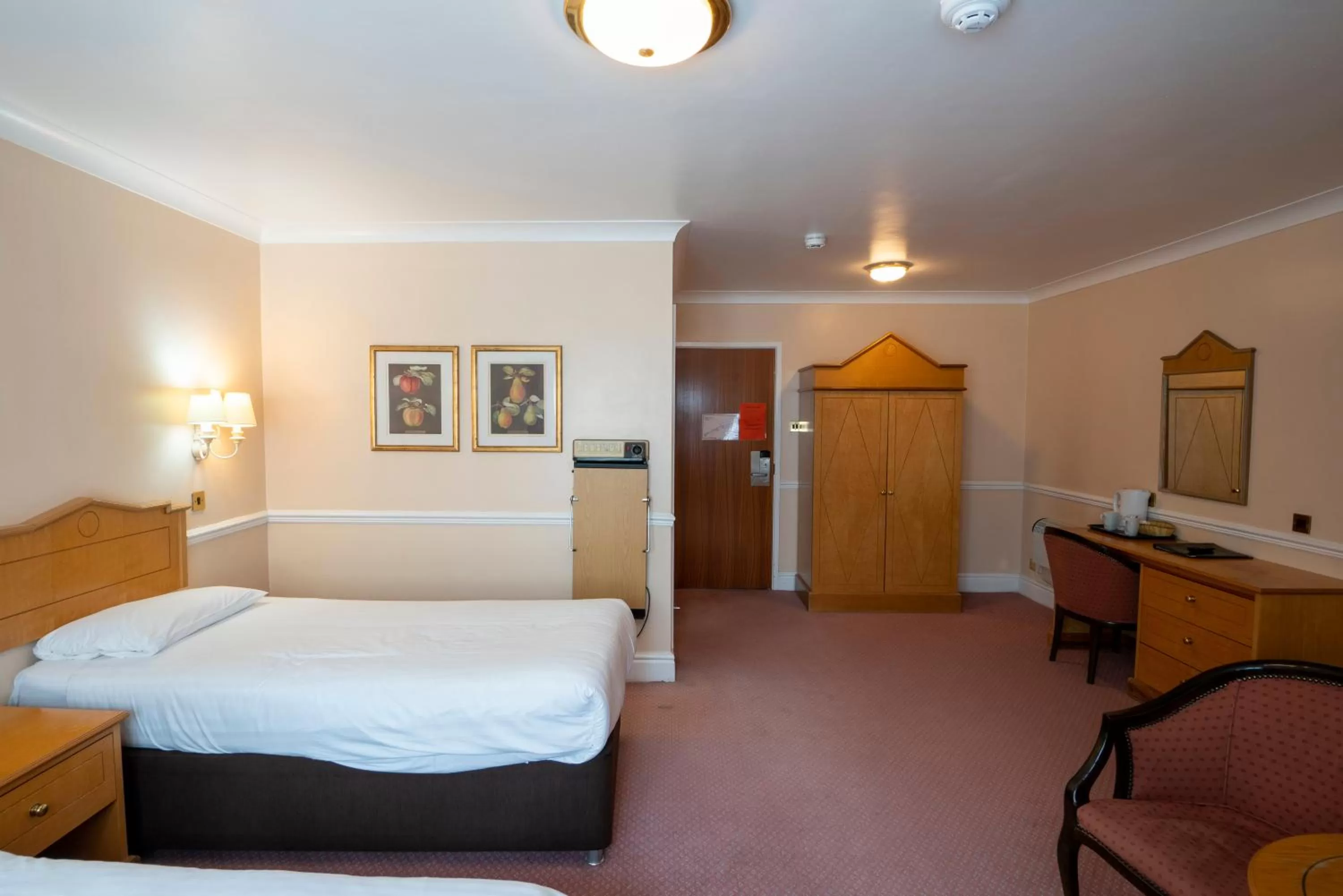 Bedroom, Bed in Beaufort Park Hotel