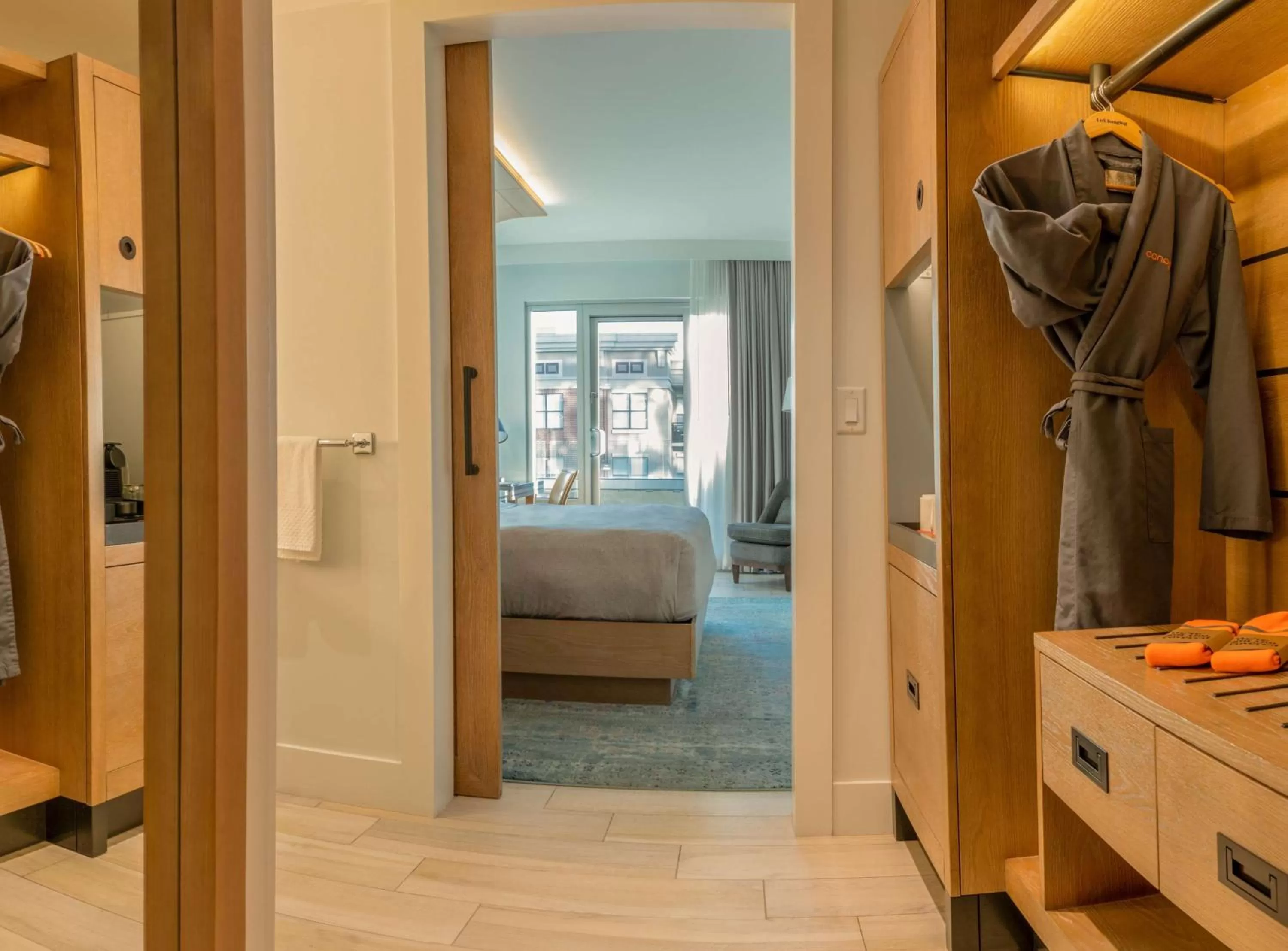 Bed in Canopy By Hilton Dallas Uptown