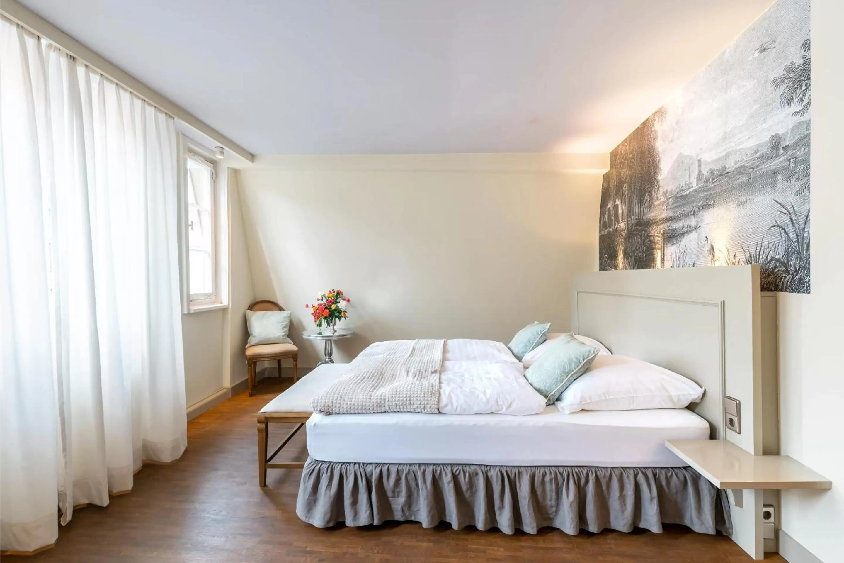 Bedroom, Bed in Hotel Schiller