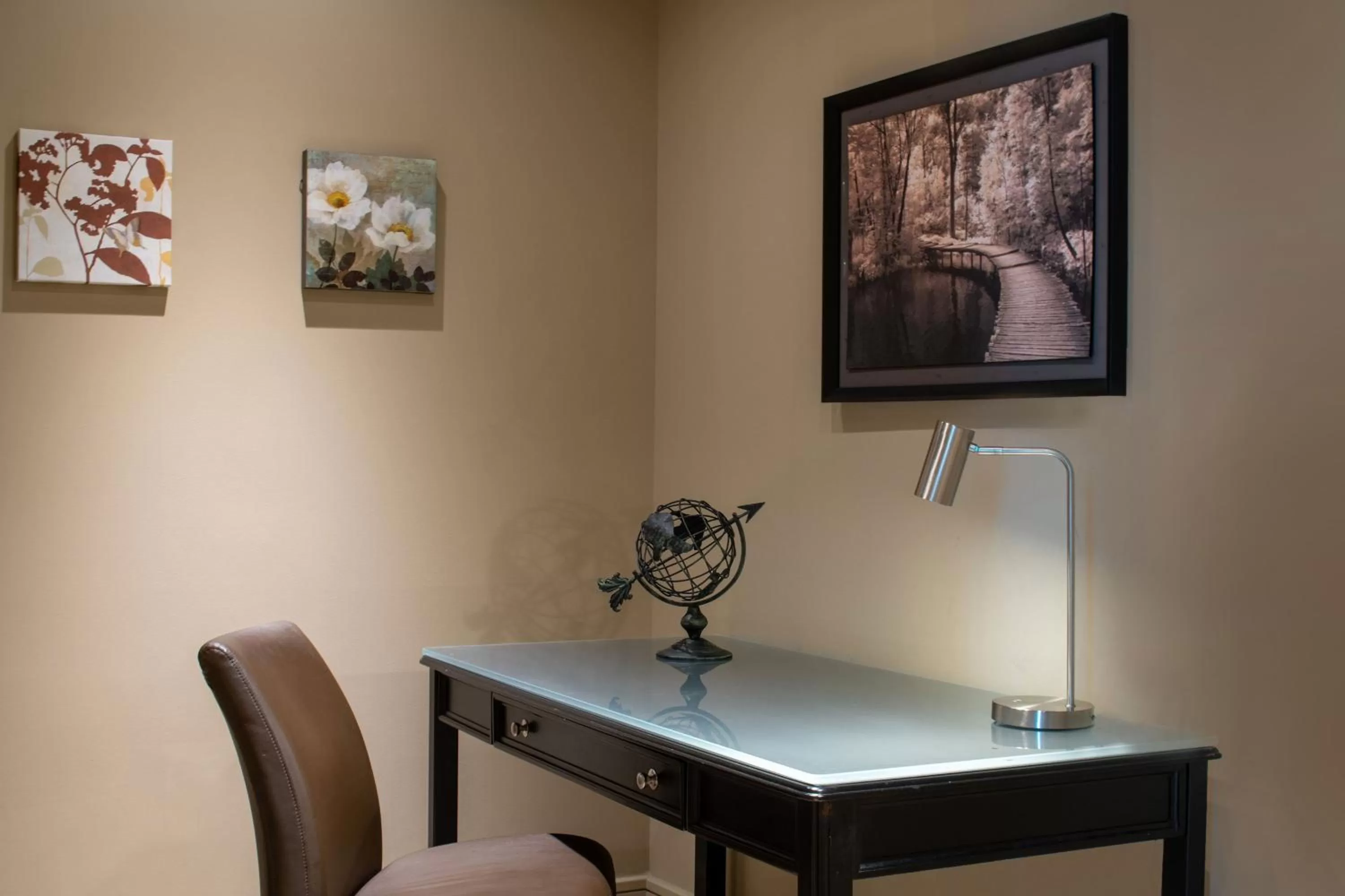 Photo of the whole room in The Westin Houston, Memorial City