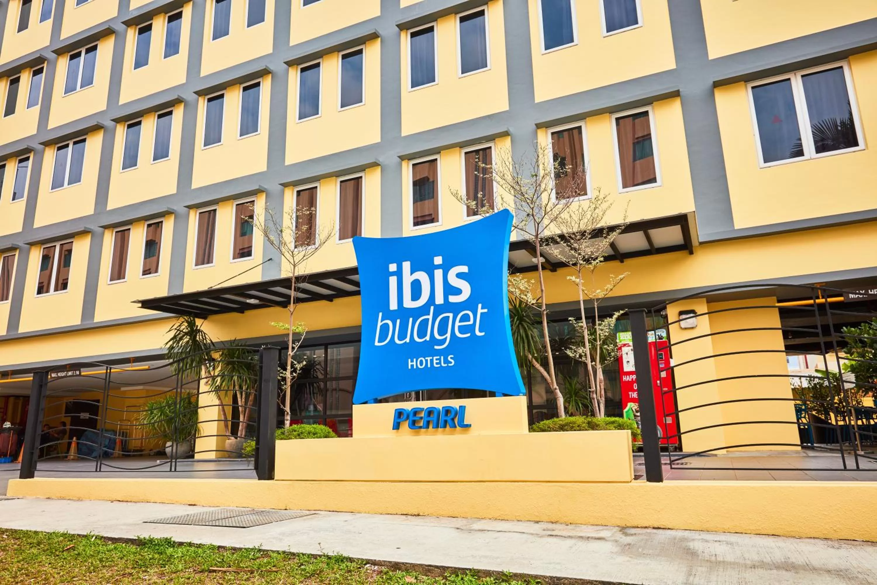Property building in ibis budget Singapore Pearl