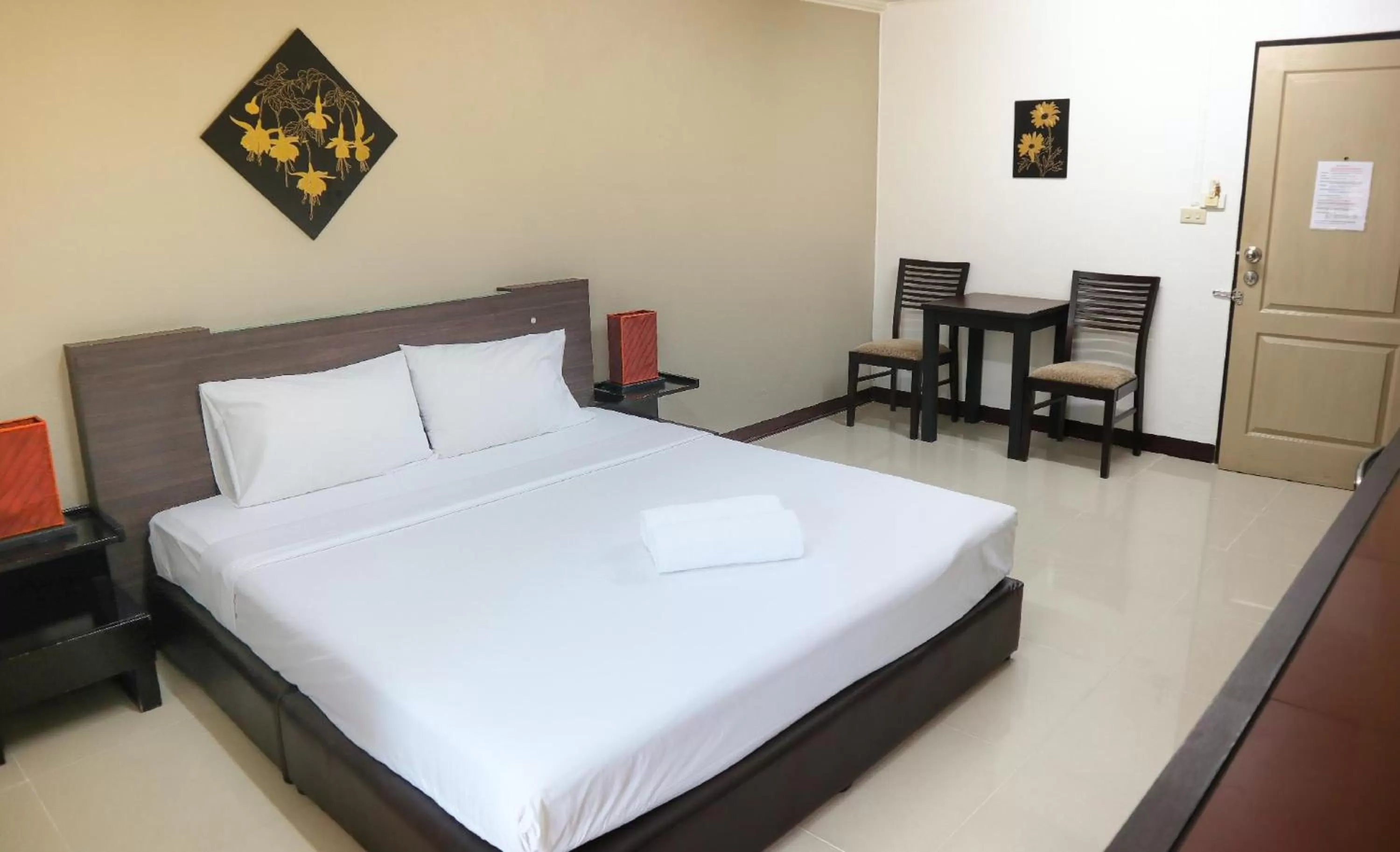 Bedroom, Bed in Smith Residence