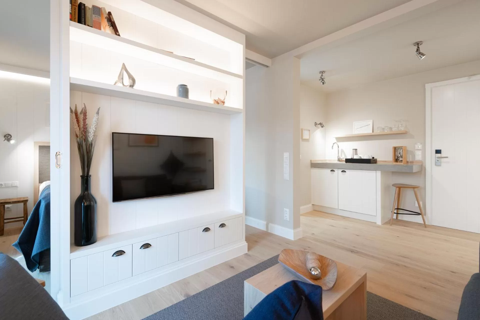 TV and multimedia in LOEV - VELA Hotels