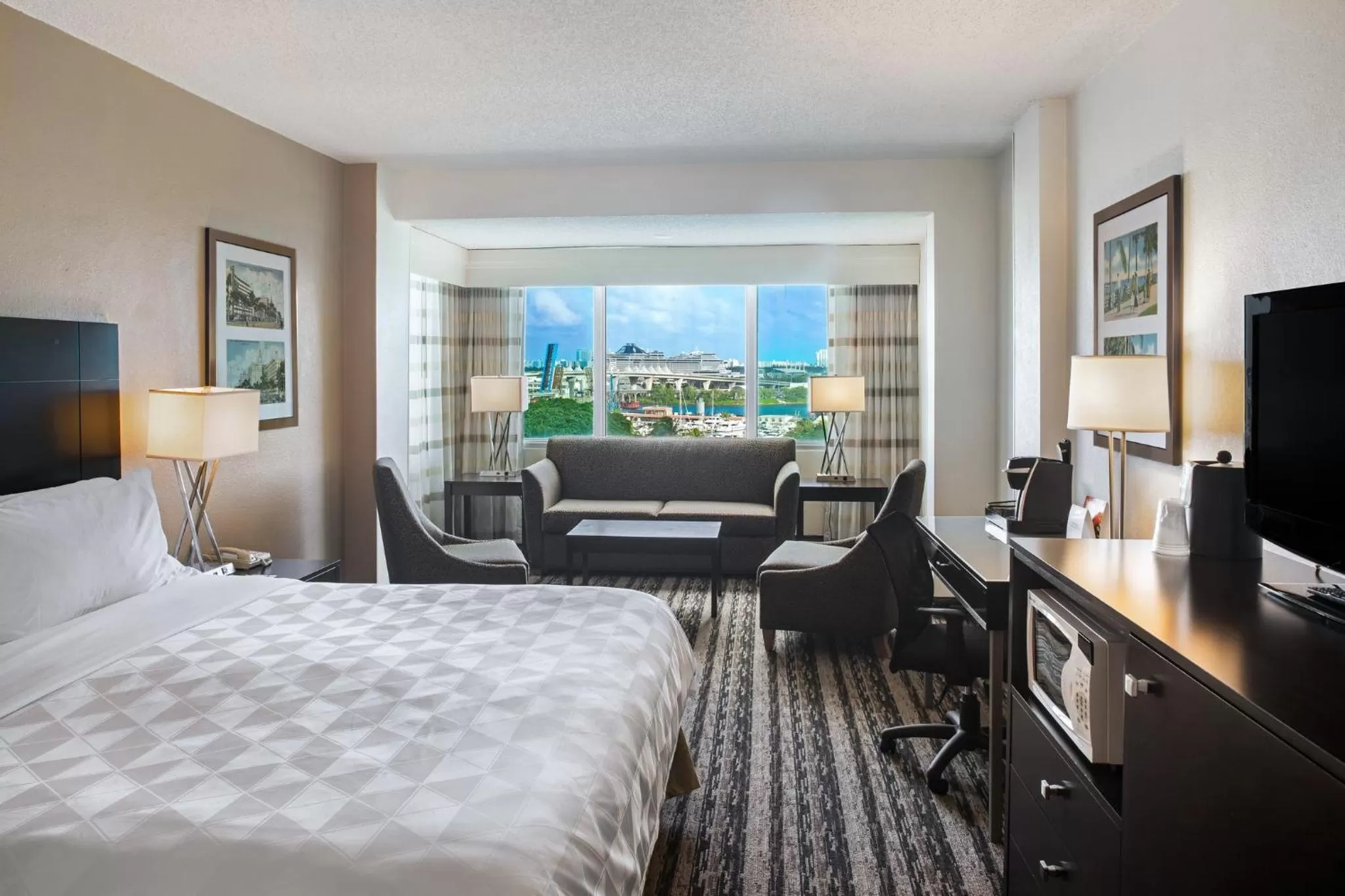 Photo of the whole room, Bed in Holiday Inn Hotel Port of Miami-Downtown by IHG