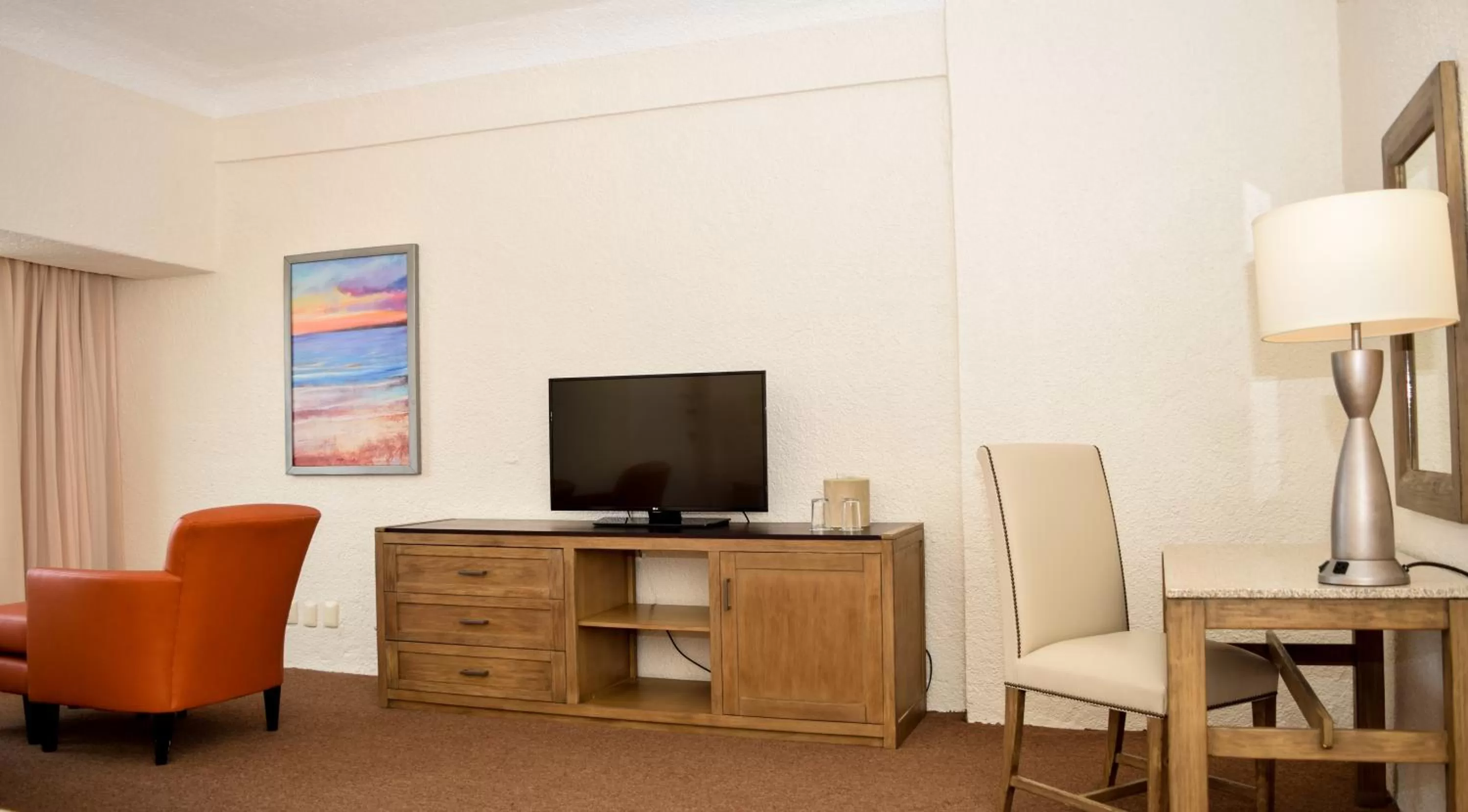 Photo of the whole room, Seating Area in Tesoro Manzanillo All Inclusive