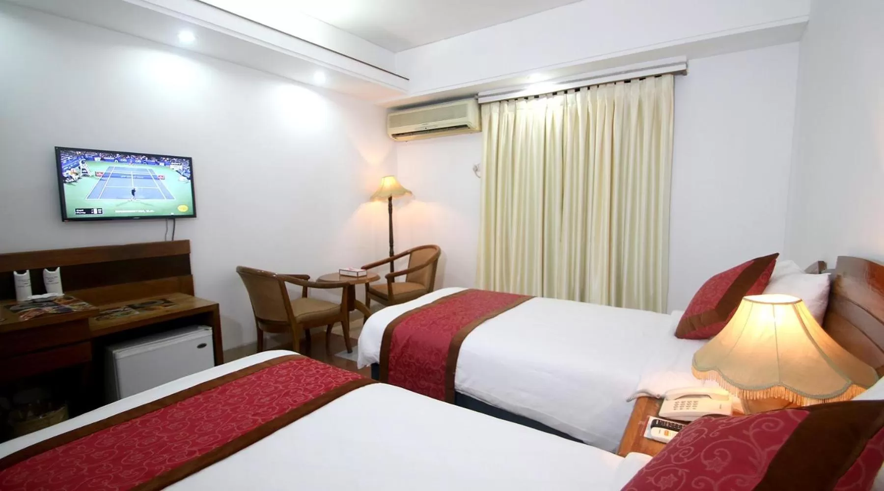 Bedroom, Bed in Hotel Victory - Best in City Center