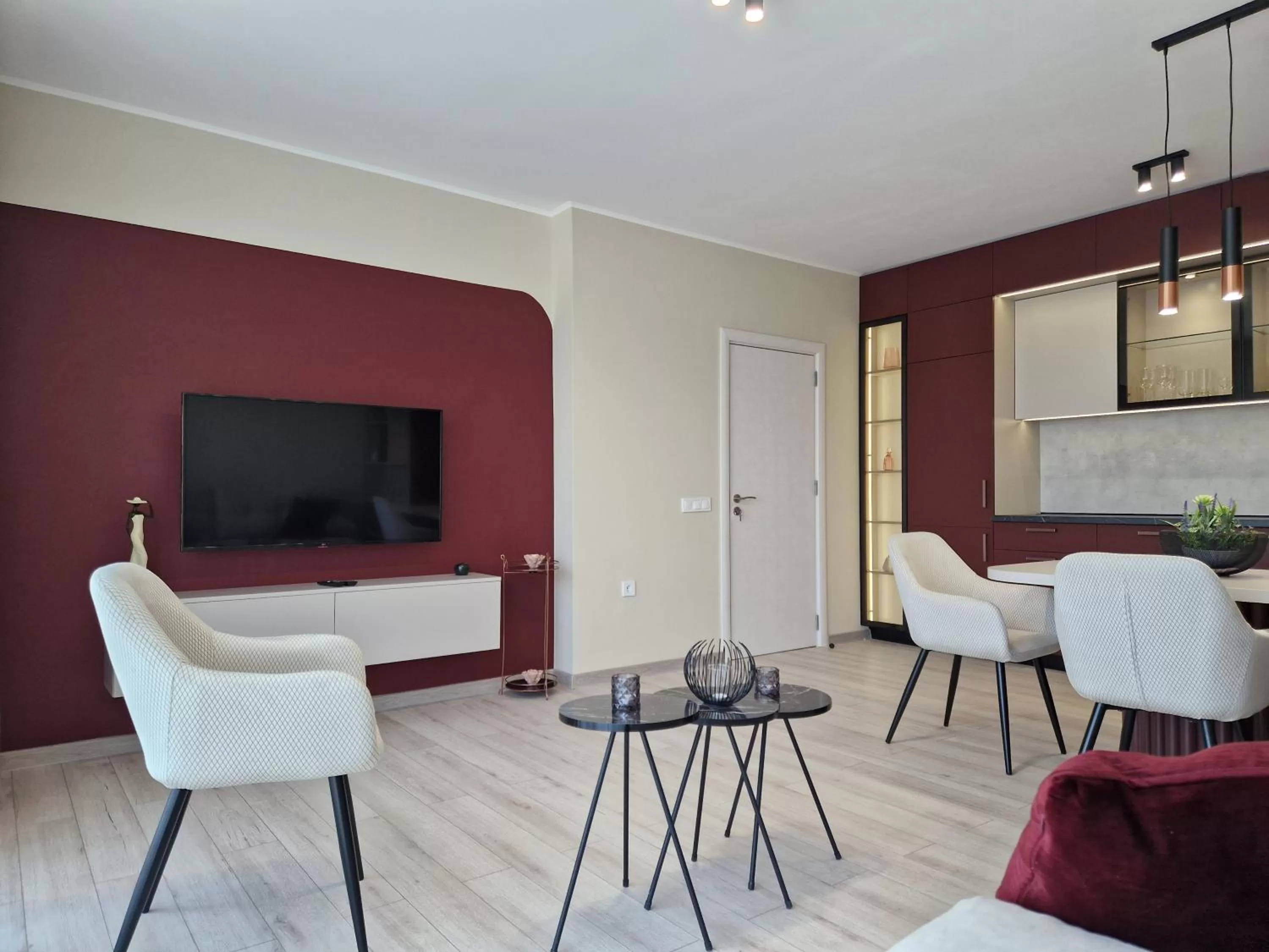 Communal lounge/ TV room in PAPAYA APARTMENTS