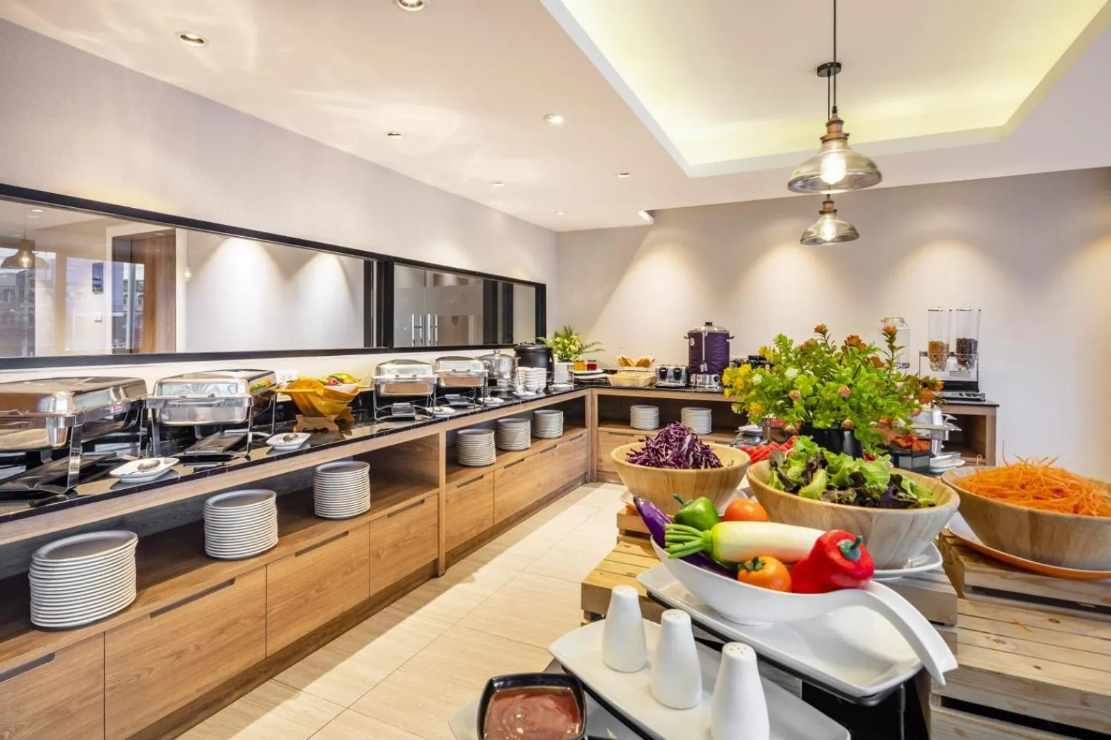 Restaurant/places to eat in Narra Hotel