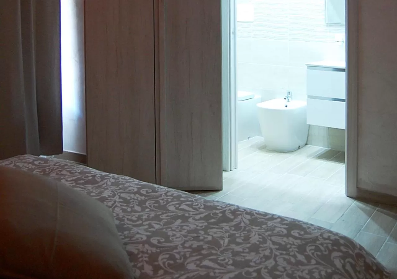Toilet, Bed in B&b Vittorio Emanuele II
