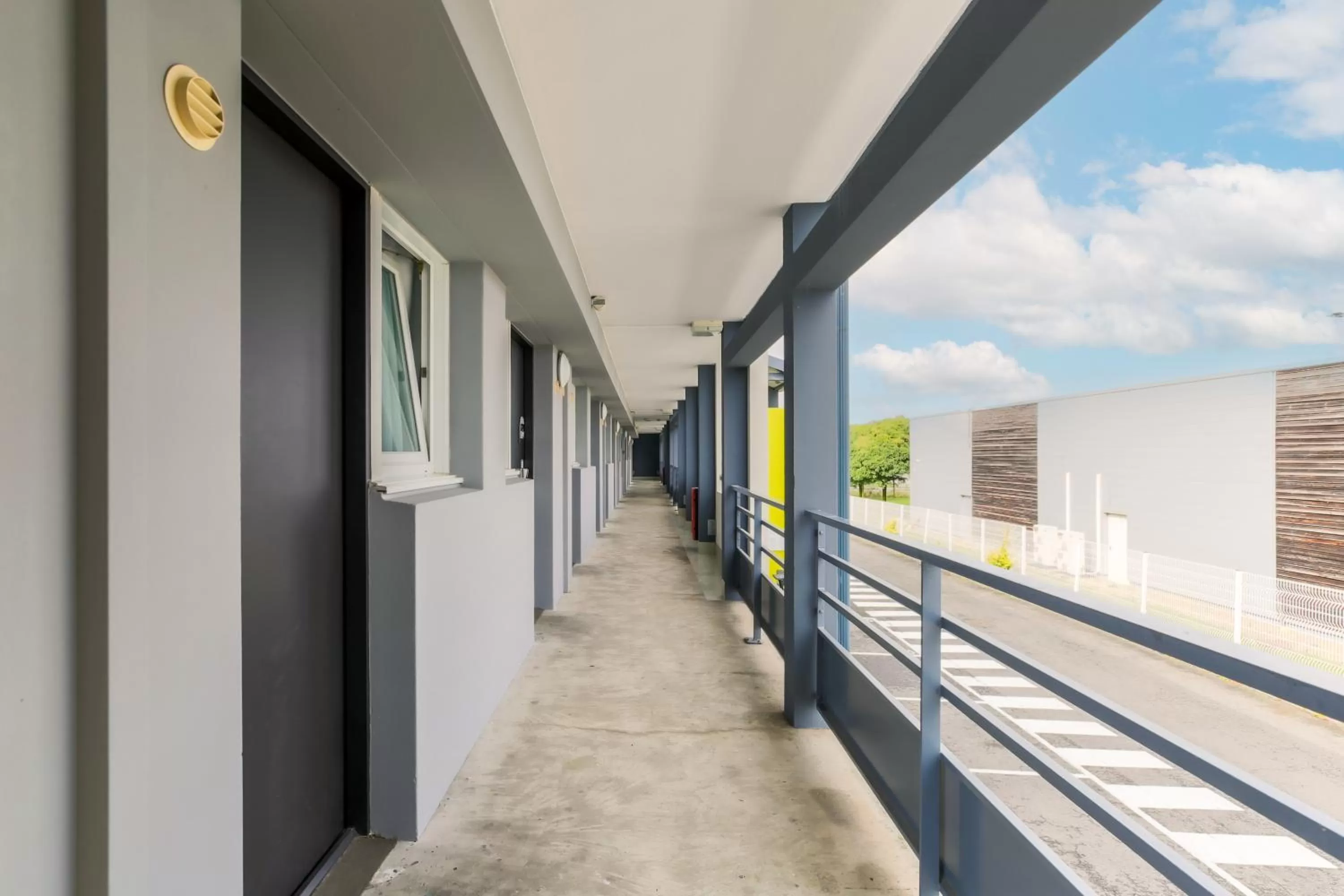 Property building in B&B HOTEL Metz Augny