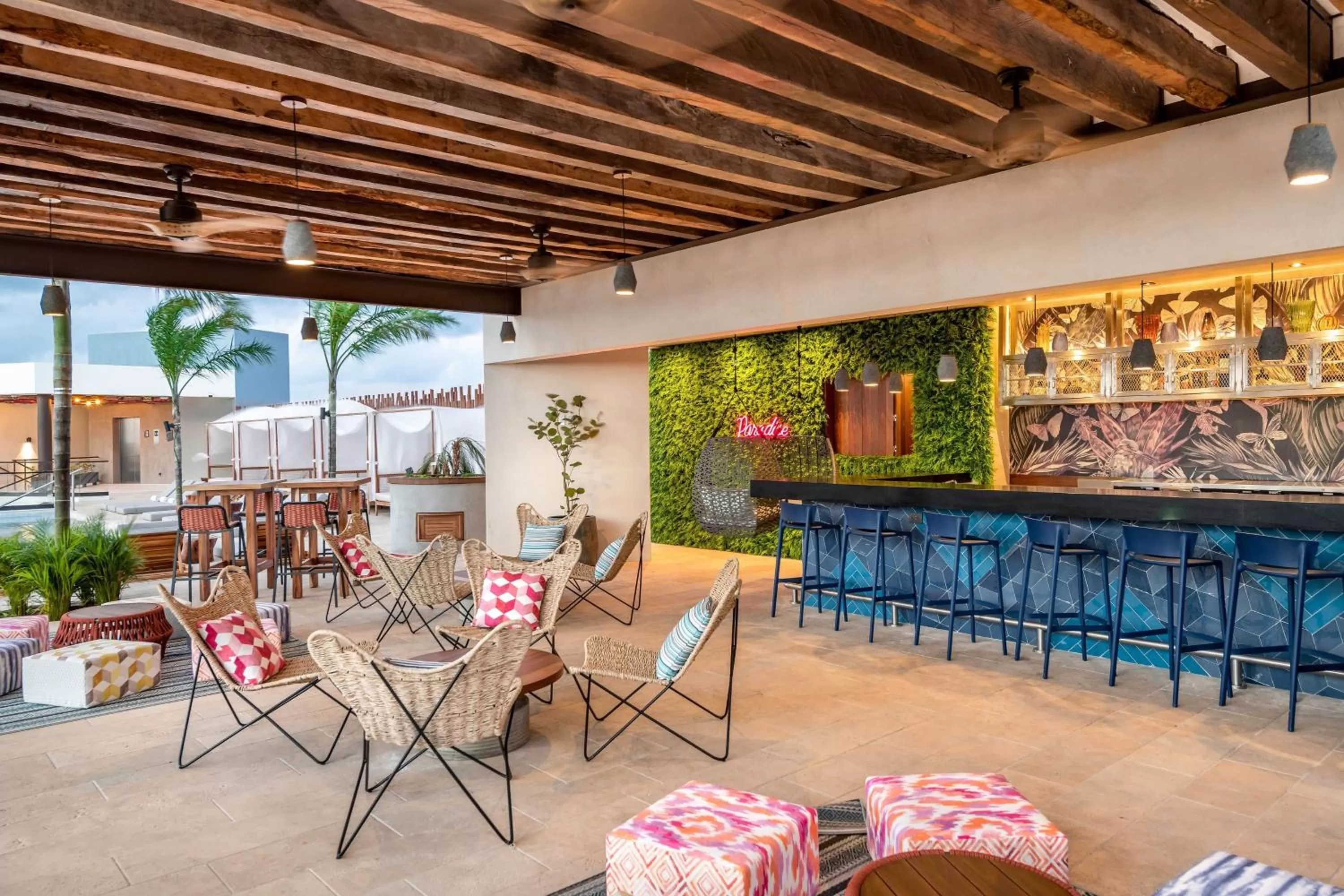 Lounge or bar in Aloft Tulum