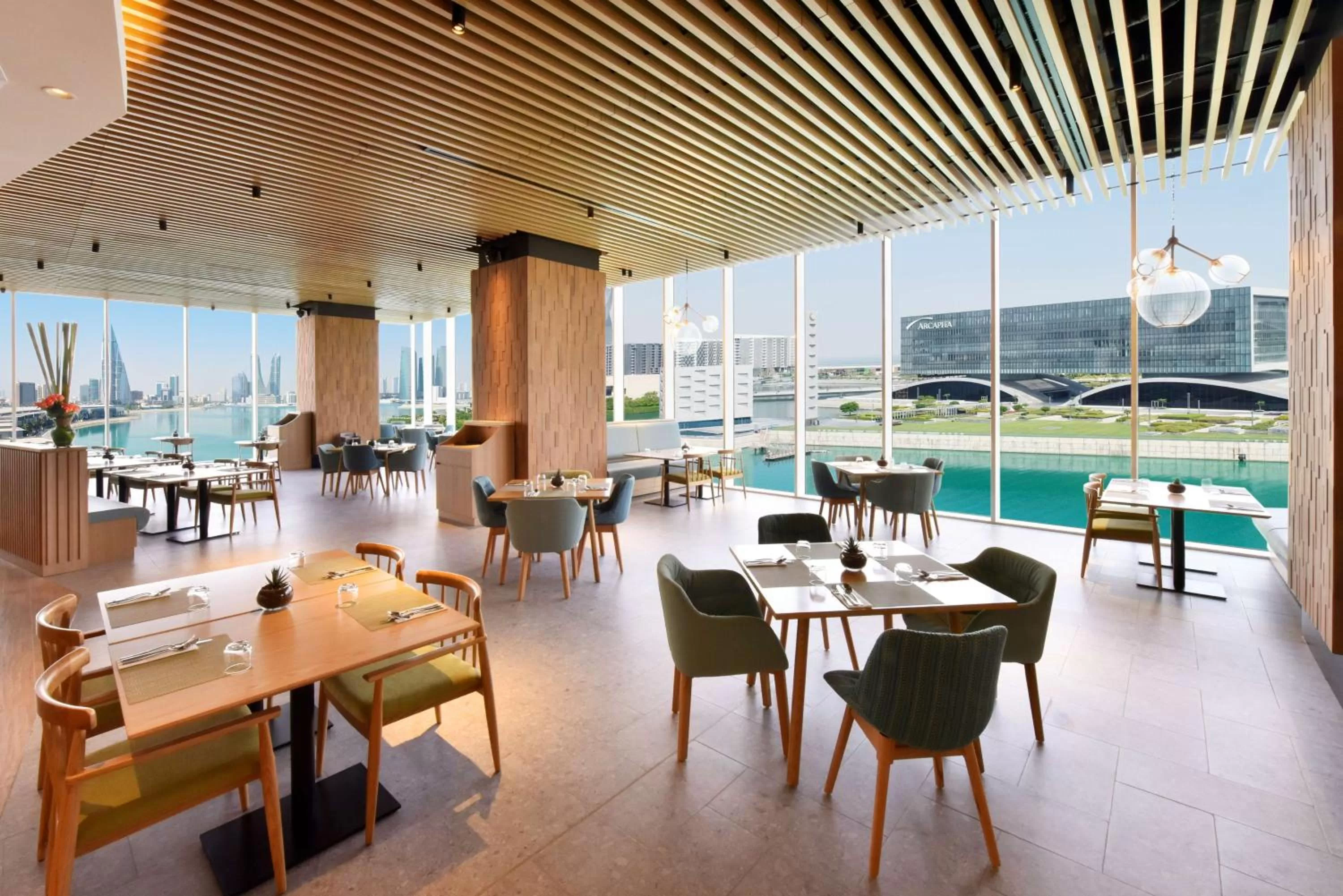 Restaurant/places to eat in Hilton Garden Inn Bahrain Bay