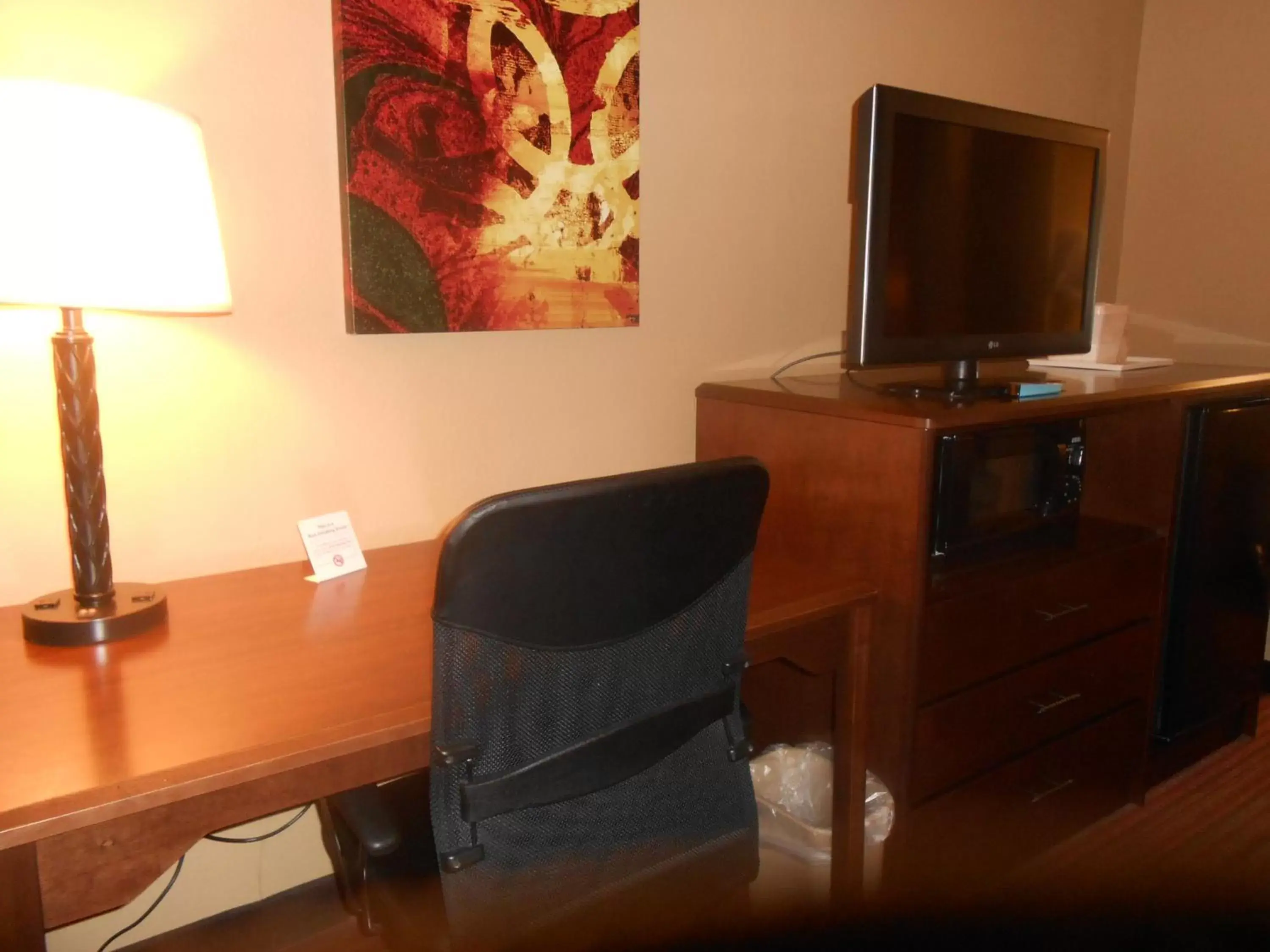 Queen Room - Non-Smoking in Quality Inn & Suites Queen Room - Non-Smoking in Quality Inn & Suites