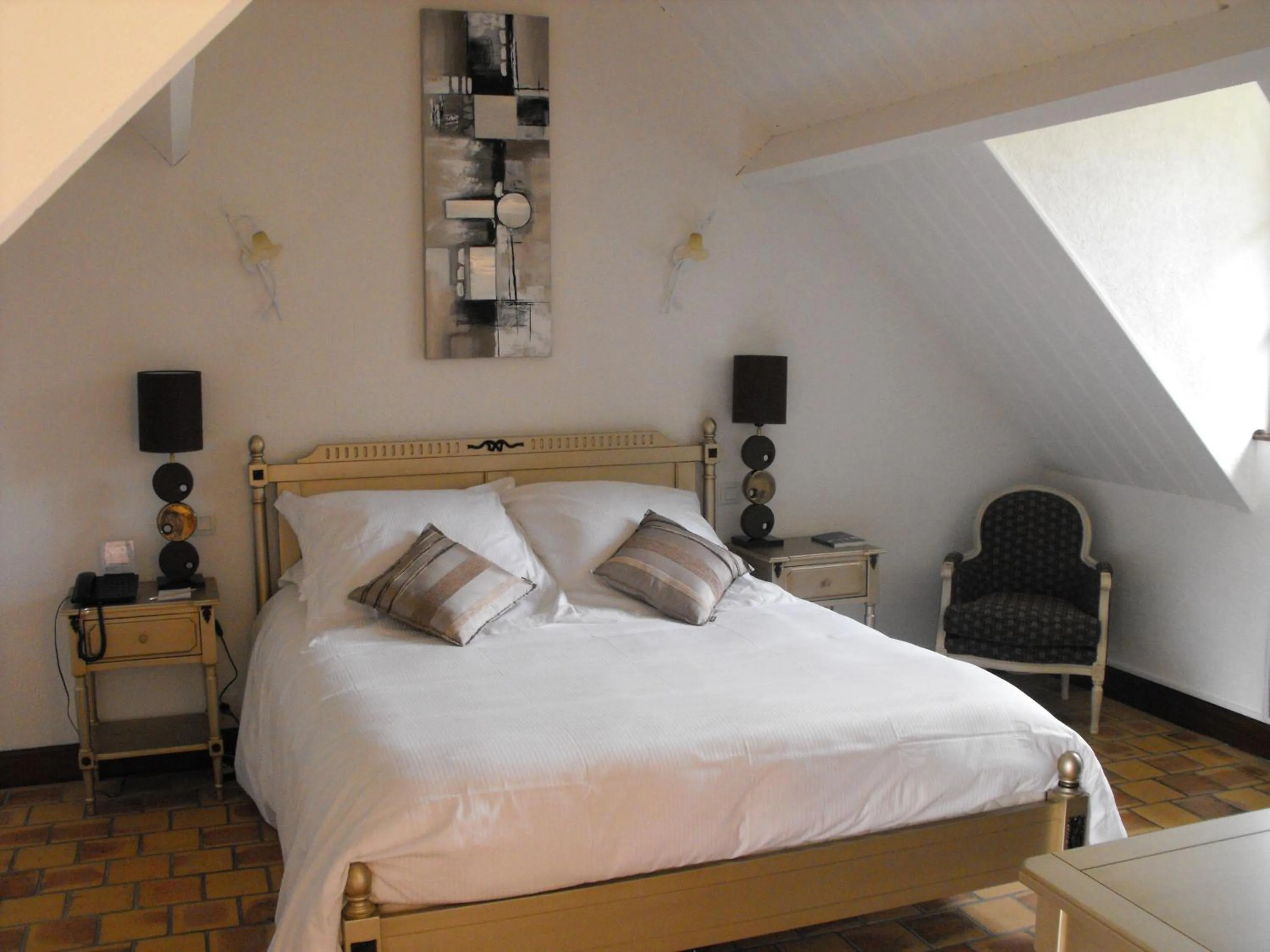 Photo of the whole room, Bed in L'Orée des Chênes, The Originals Relais