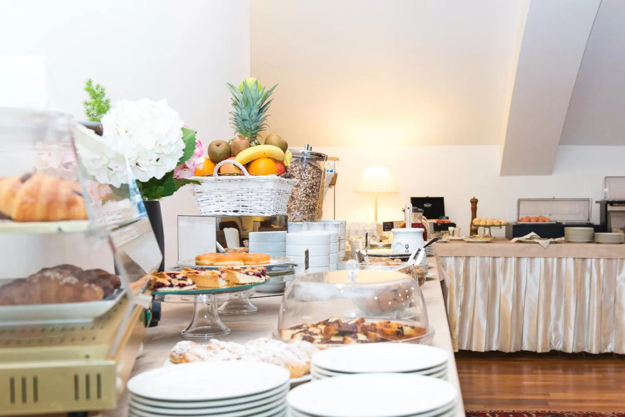 Buffet breakfast in Royal Hotel