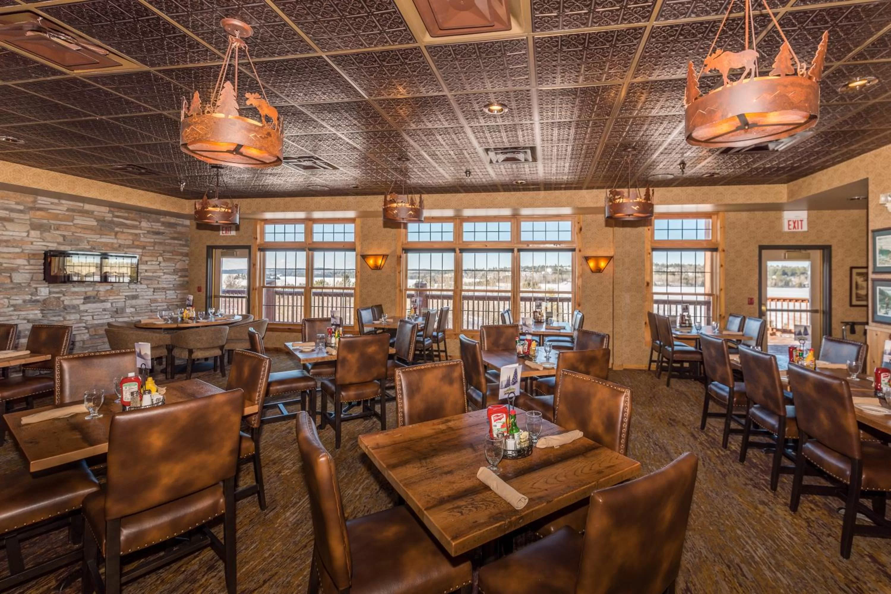 Restaurant/places to eat in Grand Ely Lodge