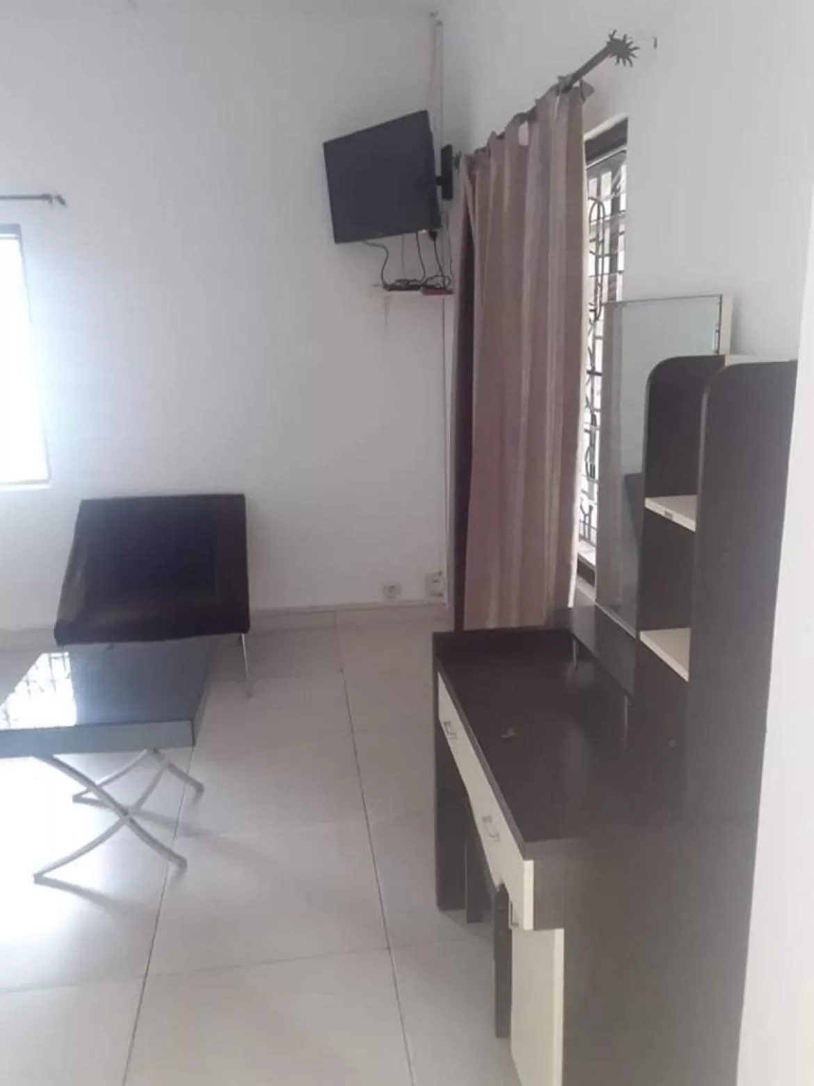 Bedroom, TV/Entertainment Center in Hôtel La Grillade