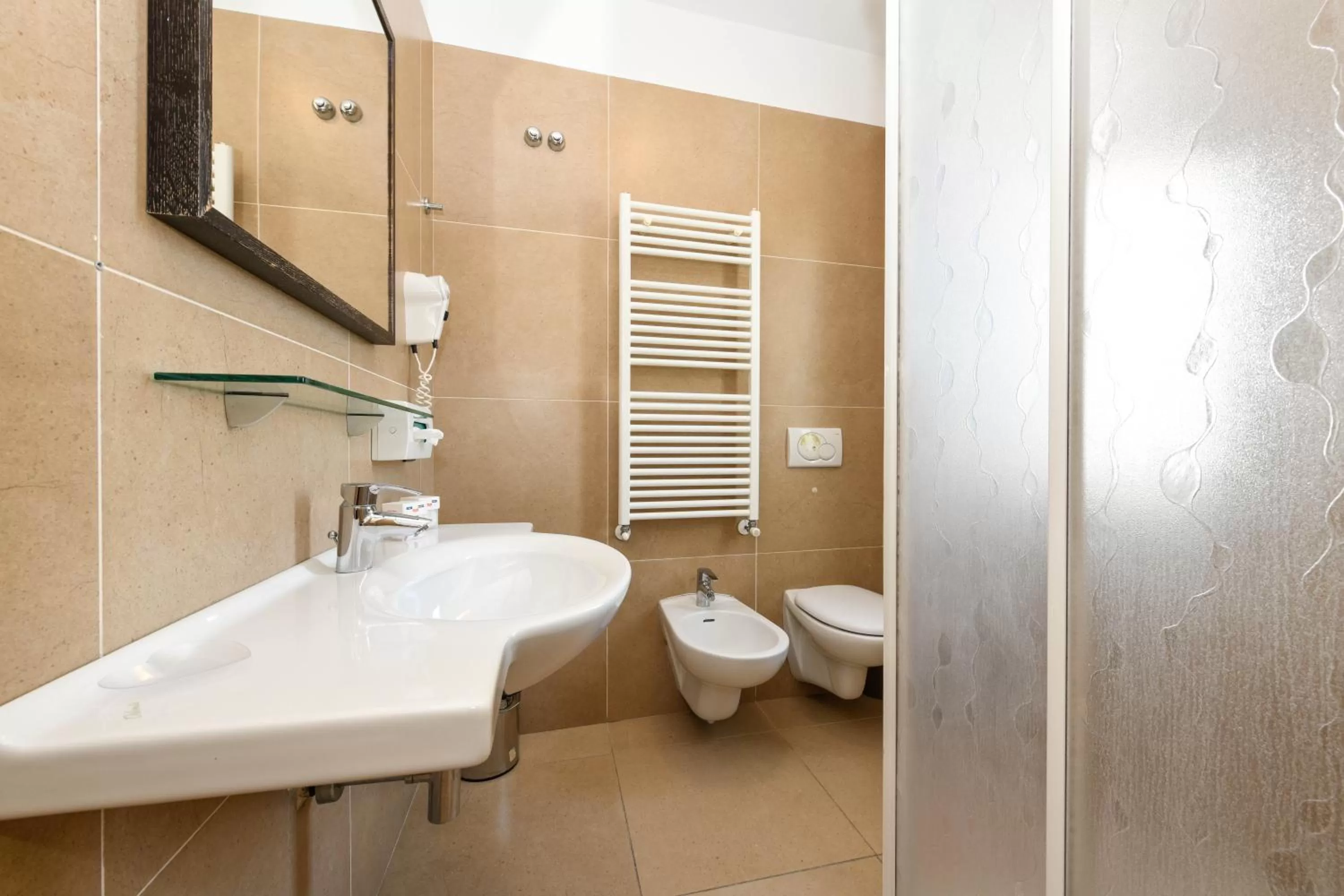 Bathroom in Hotel Arya by Mauro