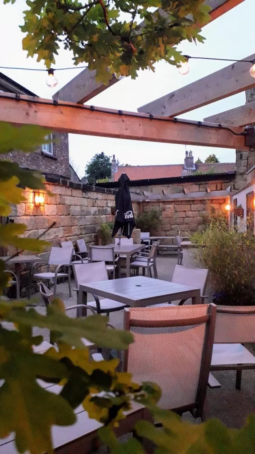 Restaurant/Places to Eat in Royal Oak Hotel