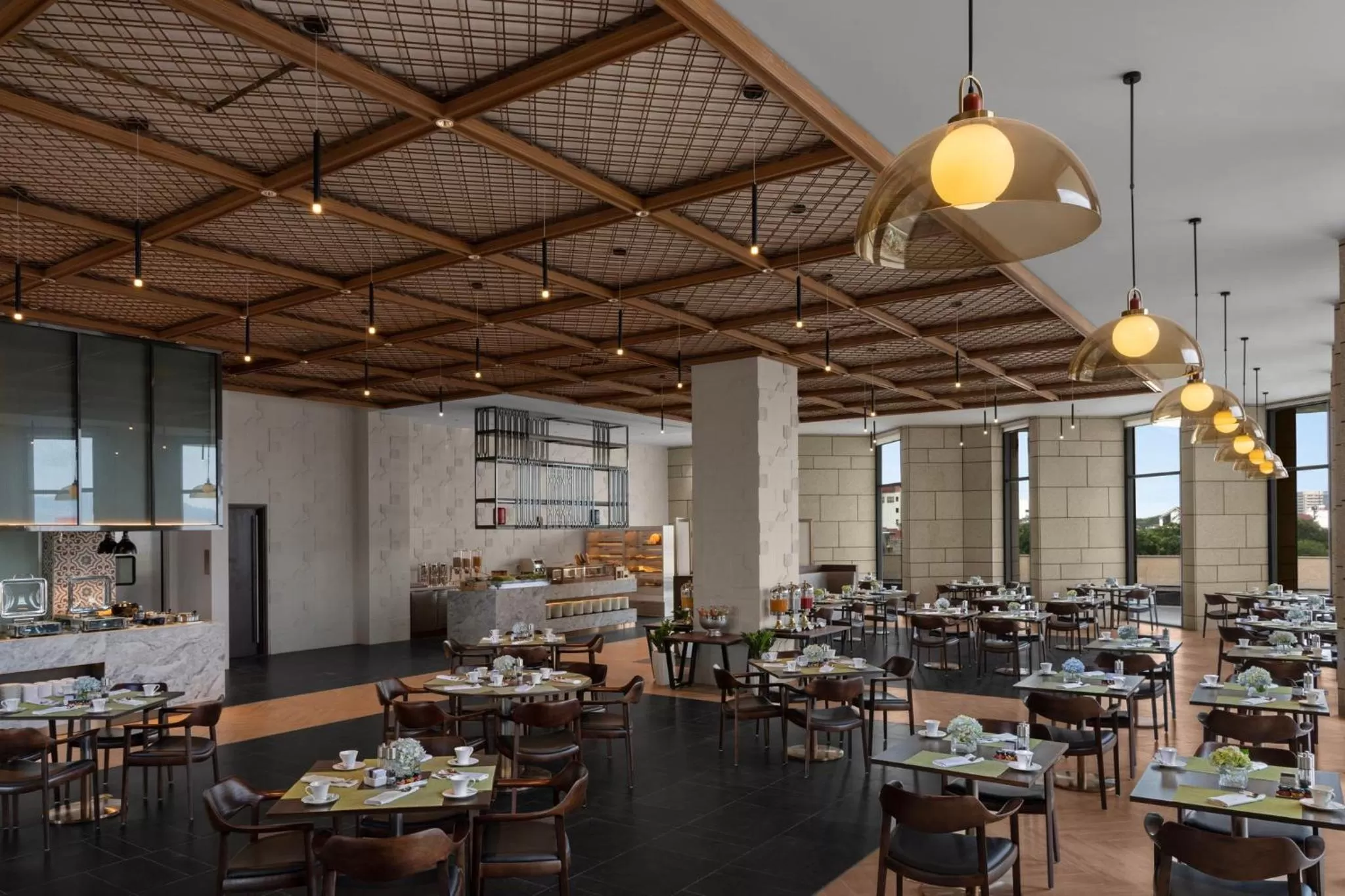 Restaurant/places to eat in Crowne Plaza Vinh Yen City Centre by IHG