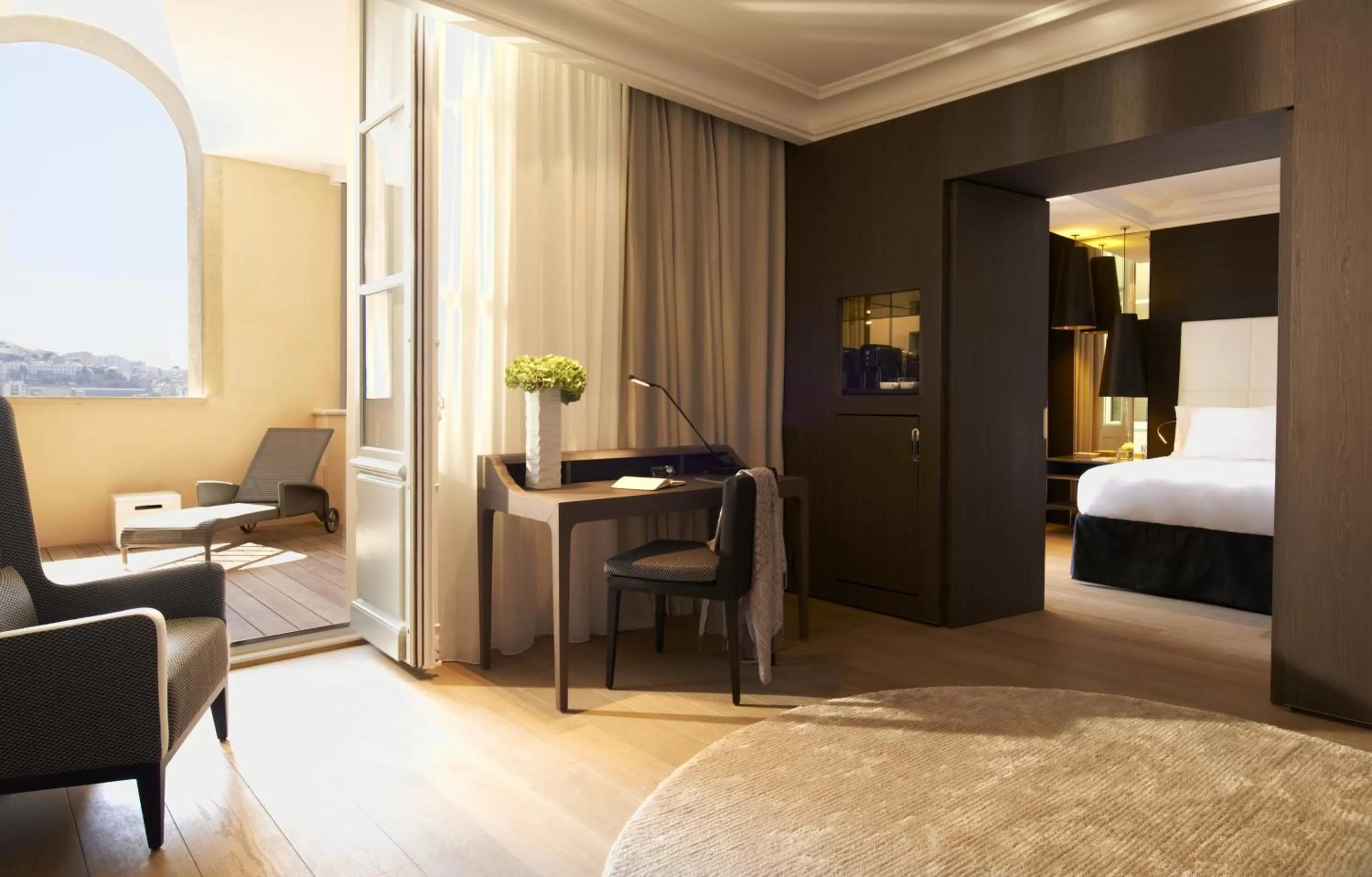 Bedroom, Bed in InterContinental Marseille - Hotel Dieu by IHG