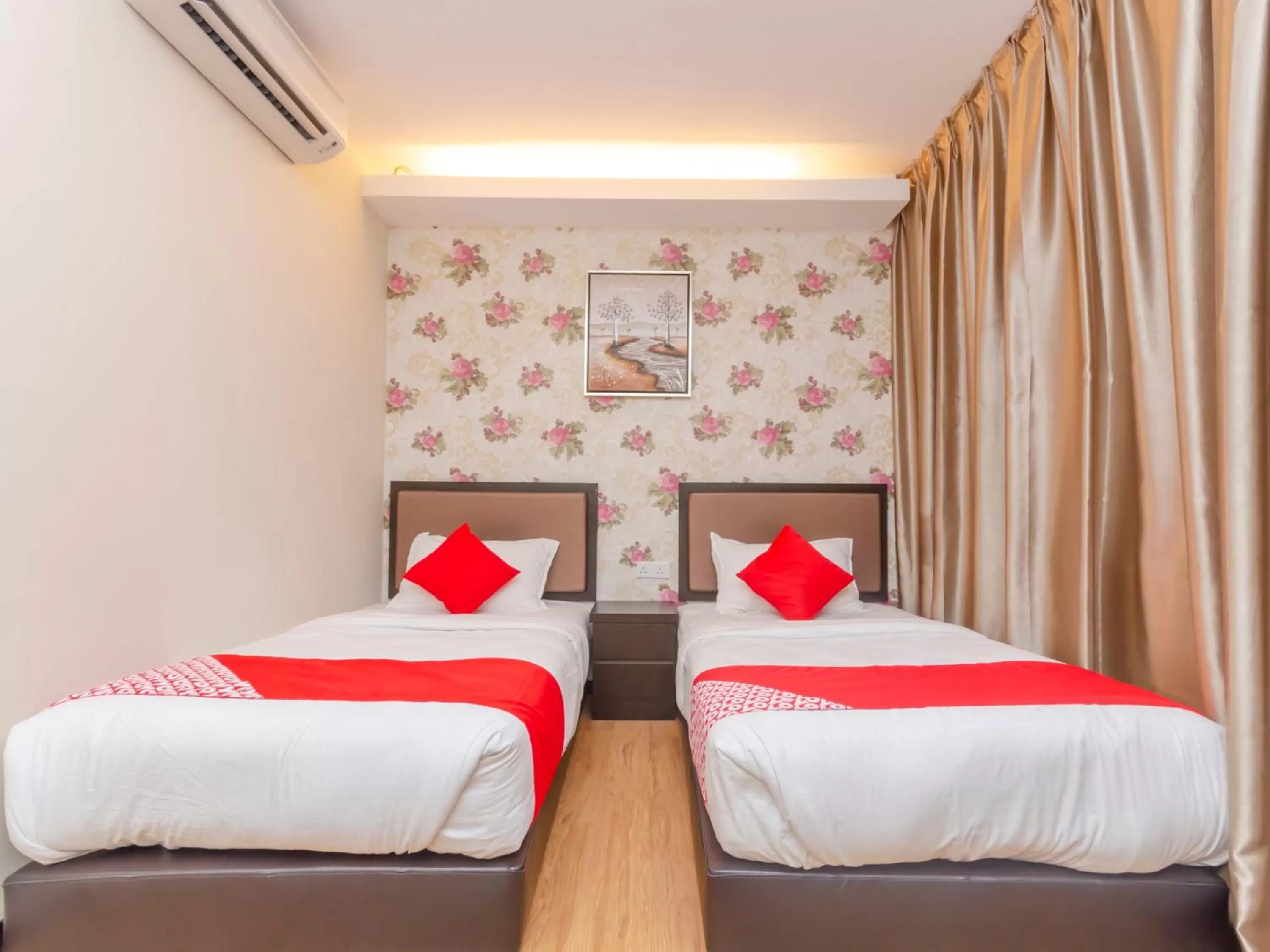 Bedroom in OYO 1214 Oro Hotel