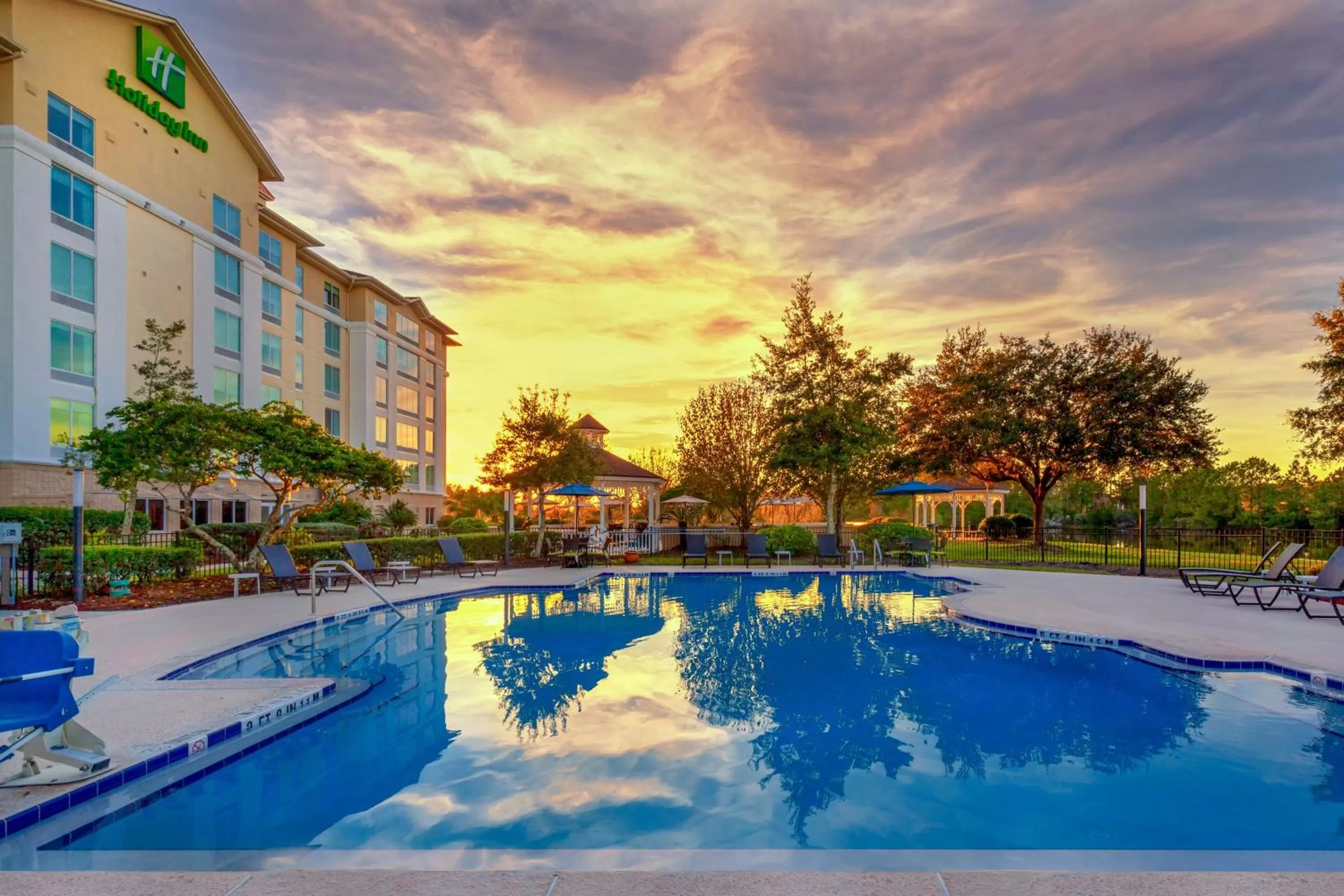 Swimming pool in Holiday Inn - St Augustine - World Golf by IHG