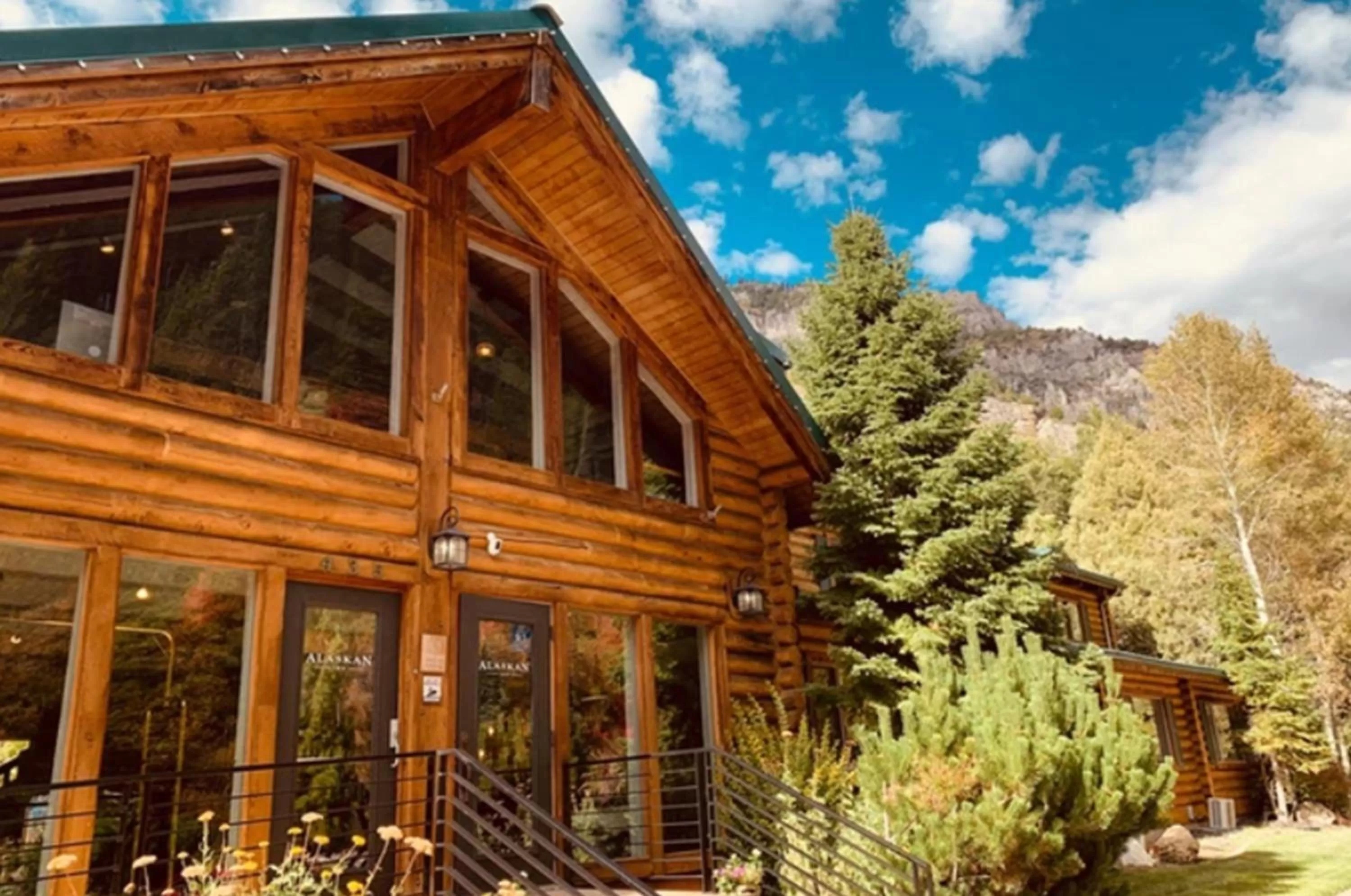 Property Building in Alaskan Inn and Spa