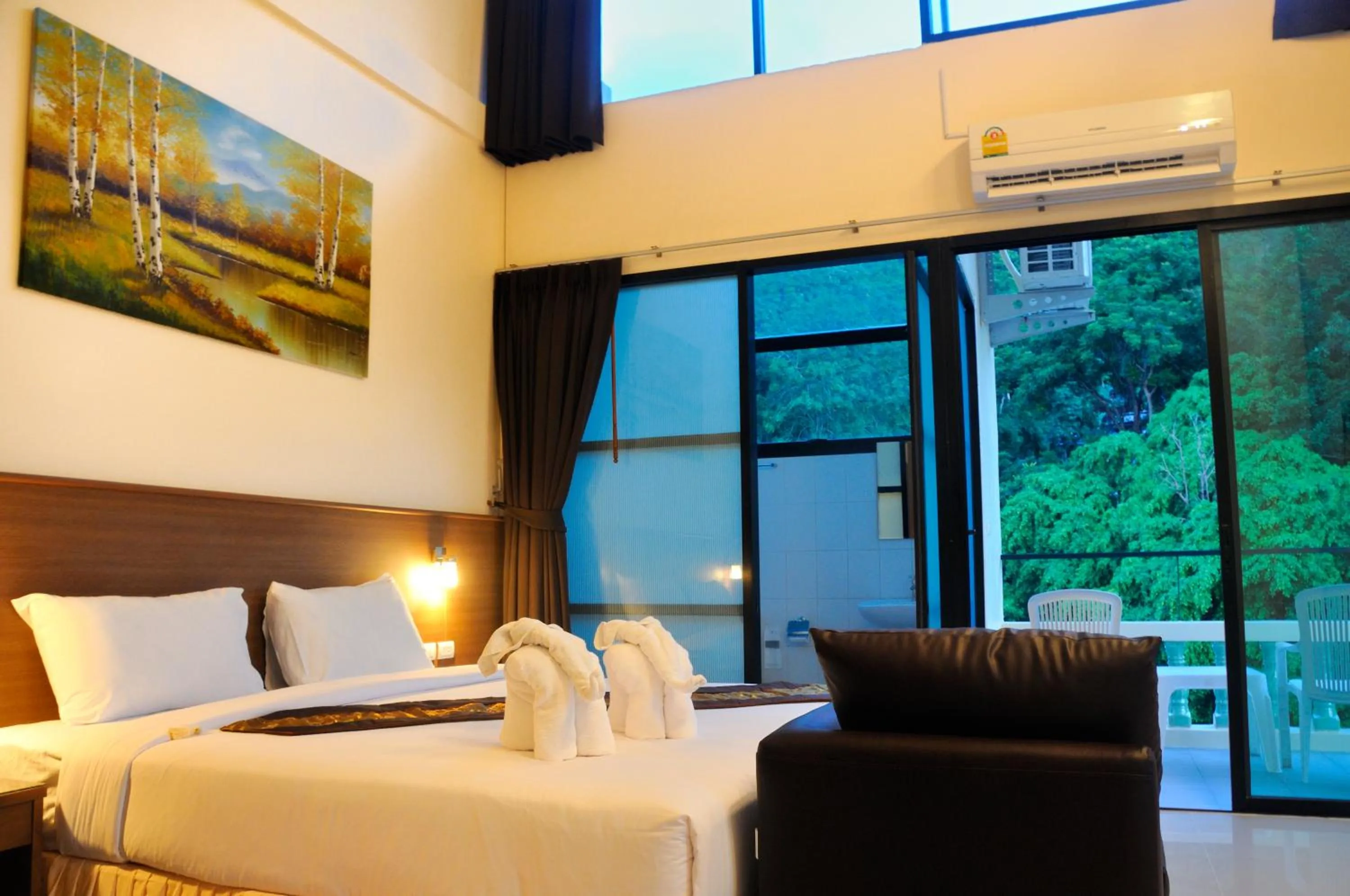 Bed in The Wave Hotel Patong SHA