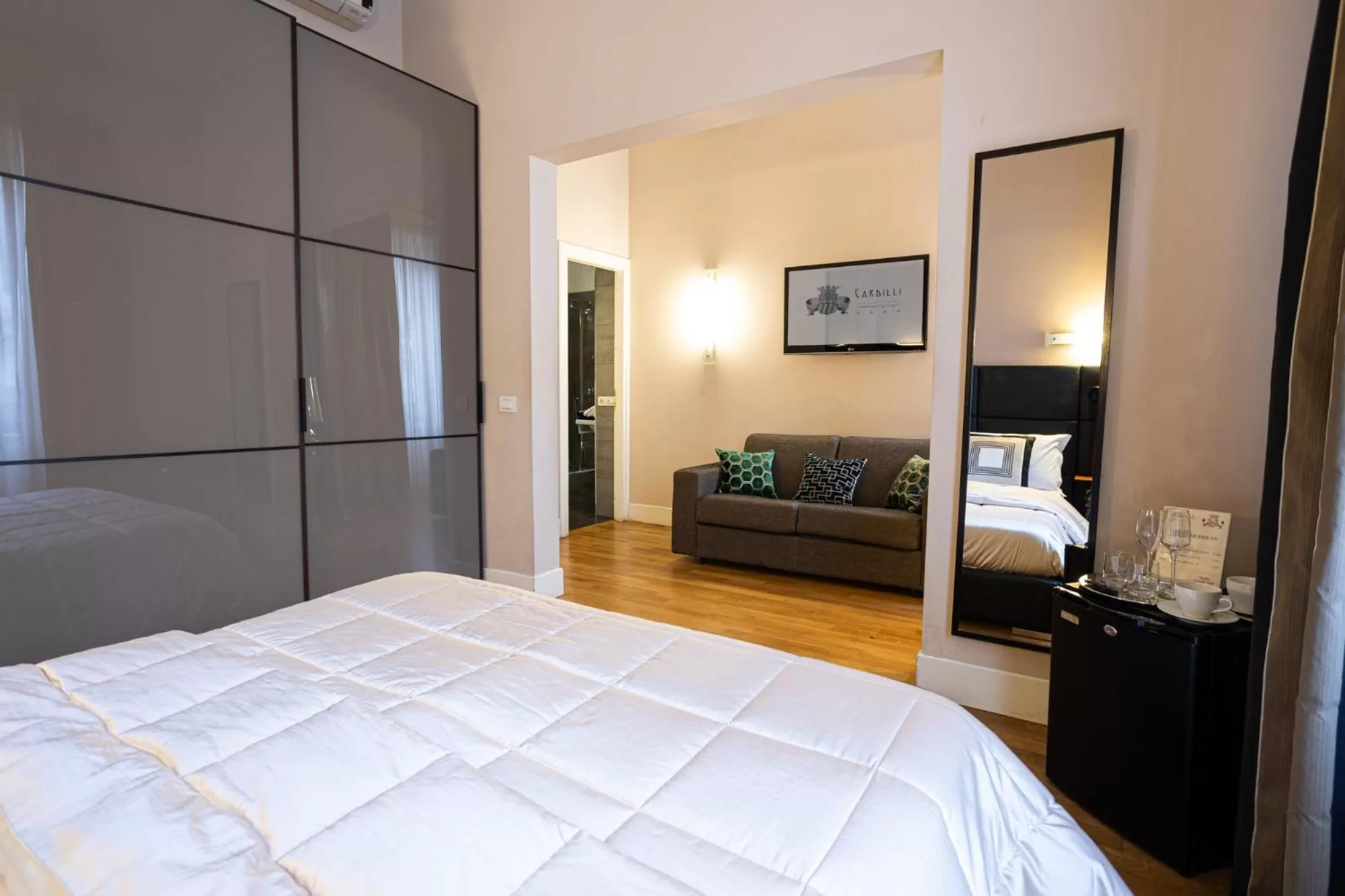 Bedroom, Bed in Cardilli Luxury Rooms