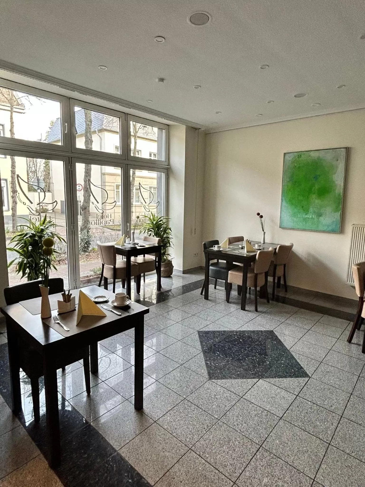 Restaurant/places to eat in Boutique-garni Hotel Papillon