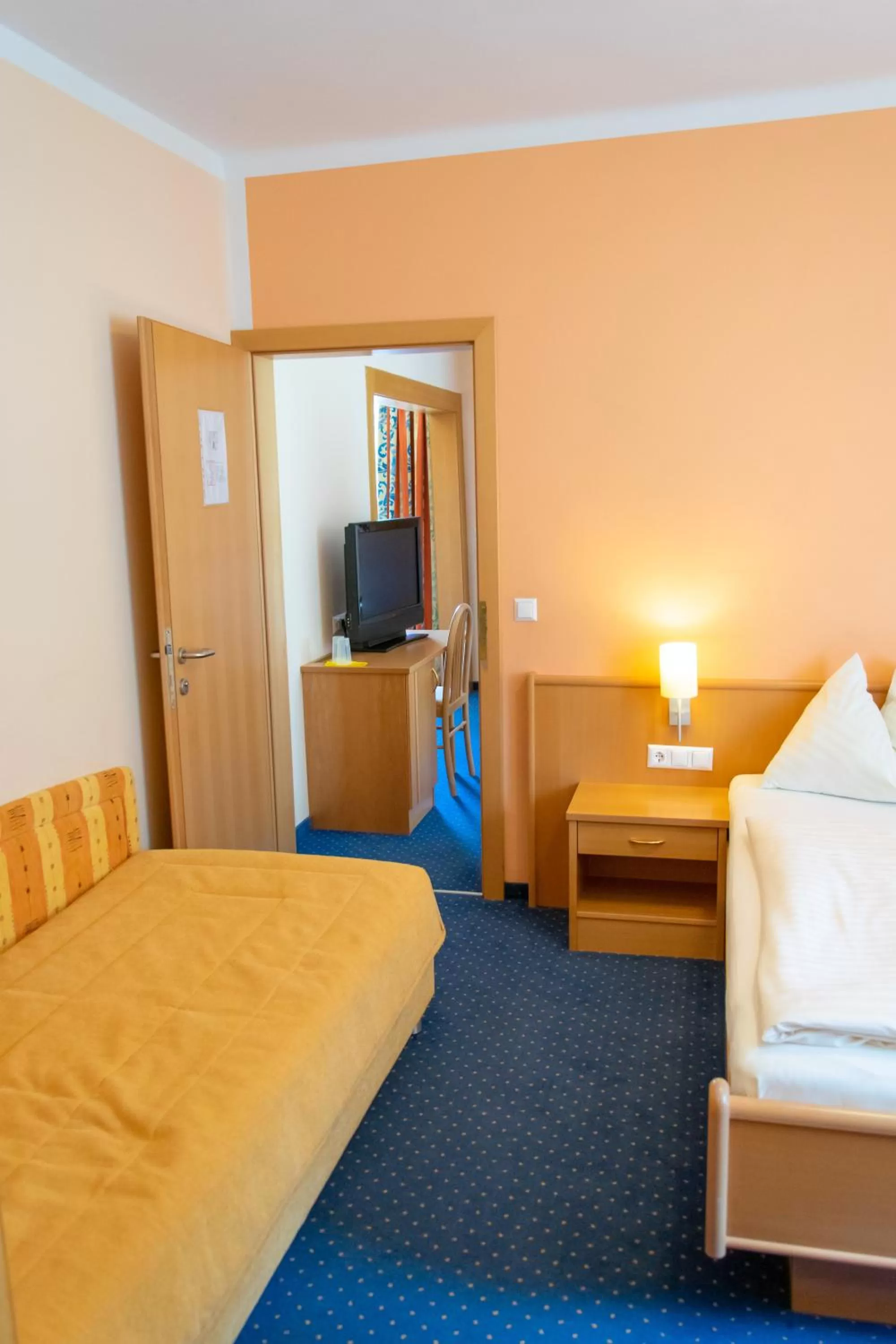 Bedroom, Bed in Strandhotel Burgstaller