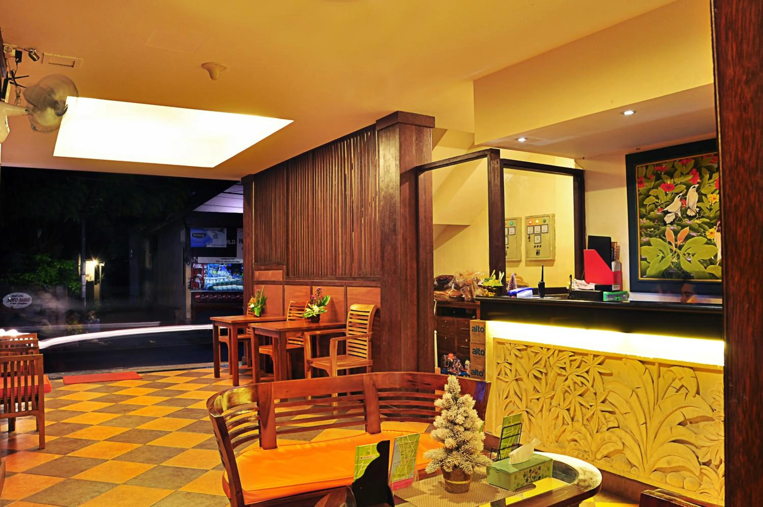 Lobby or reception in Guest House Matahari