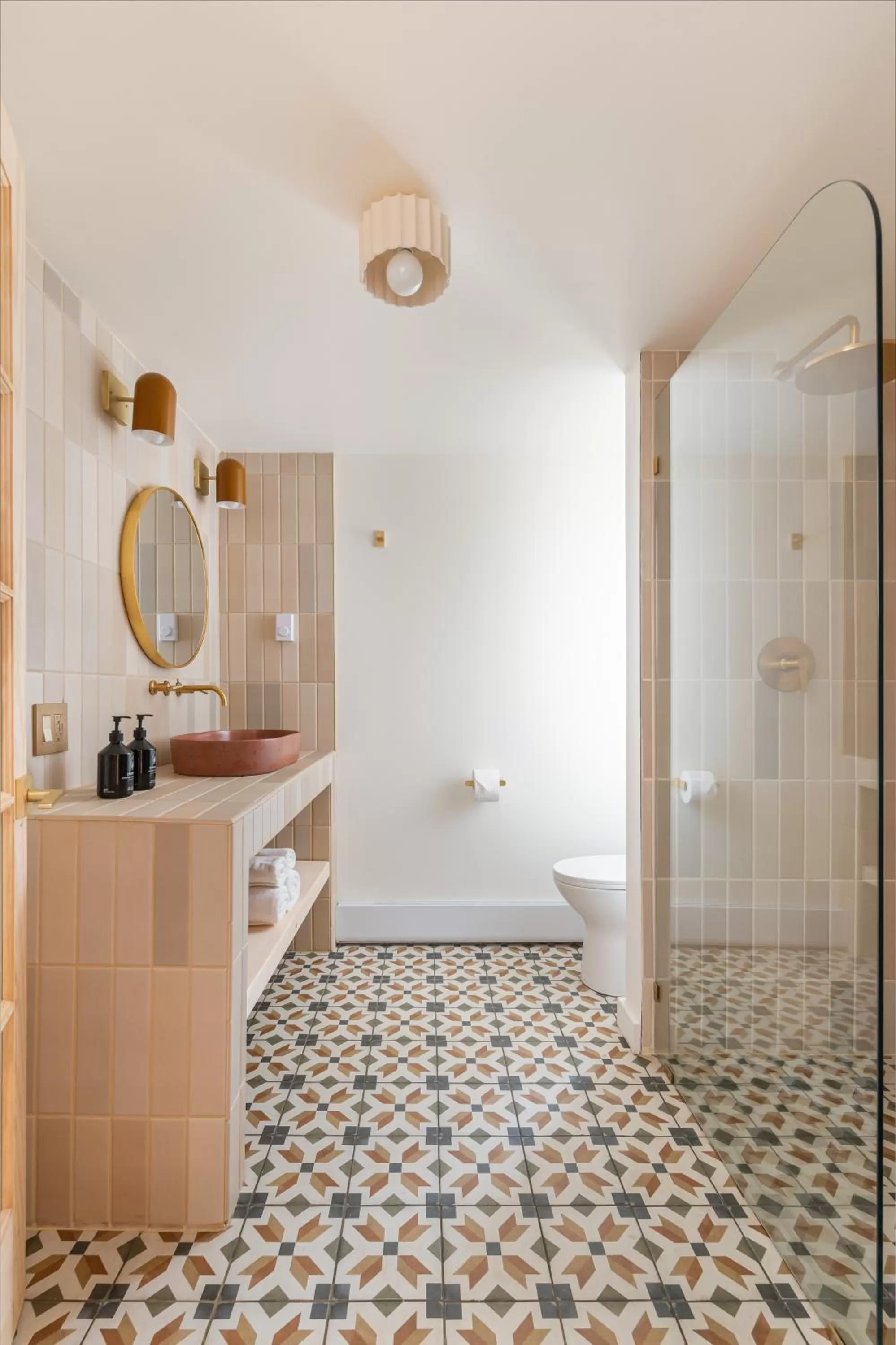 Shower in Eastwind Hotel Lake Placid