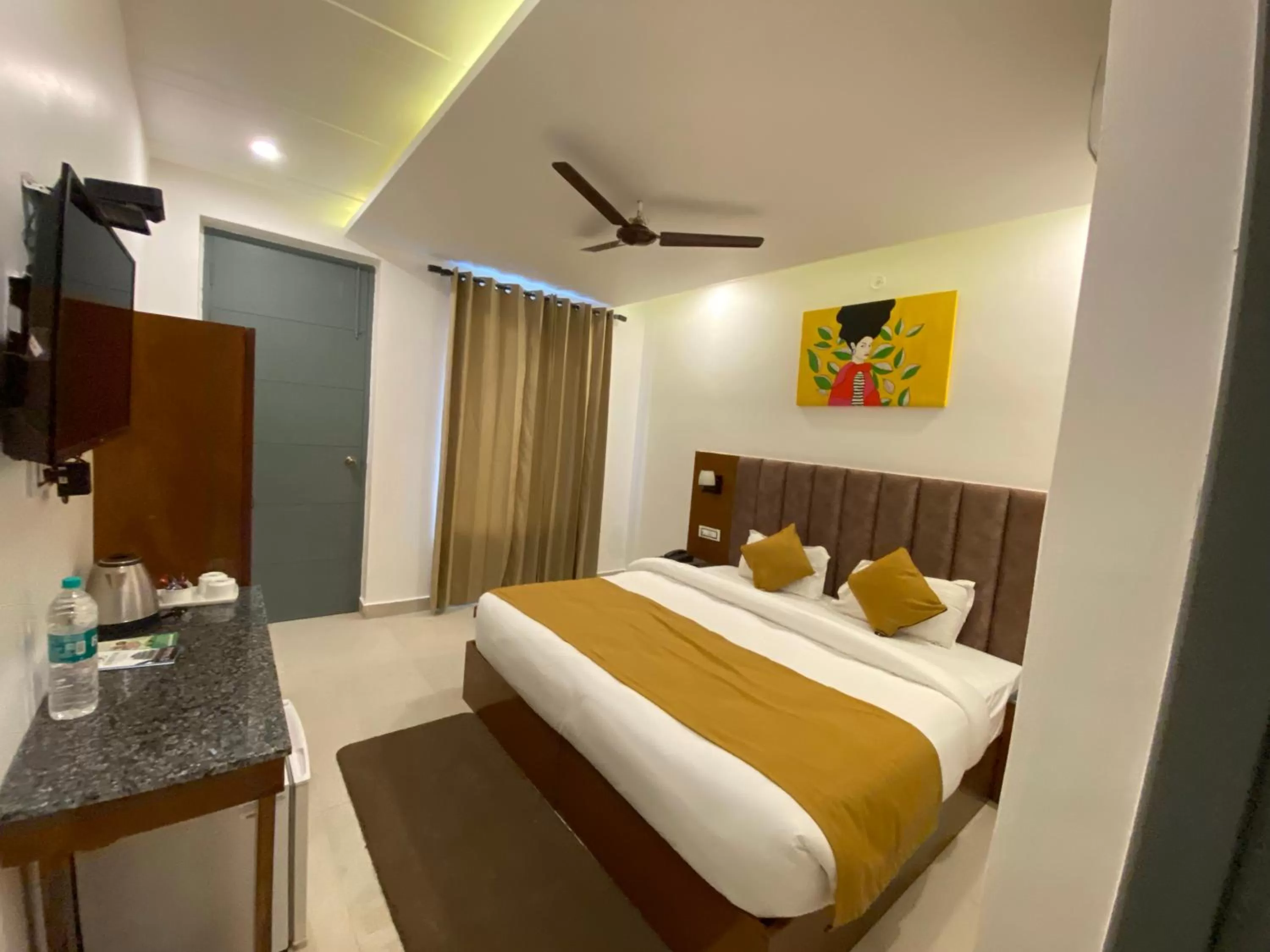 Bed in Hotel Shiva Yog Sthal