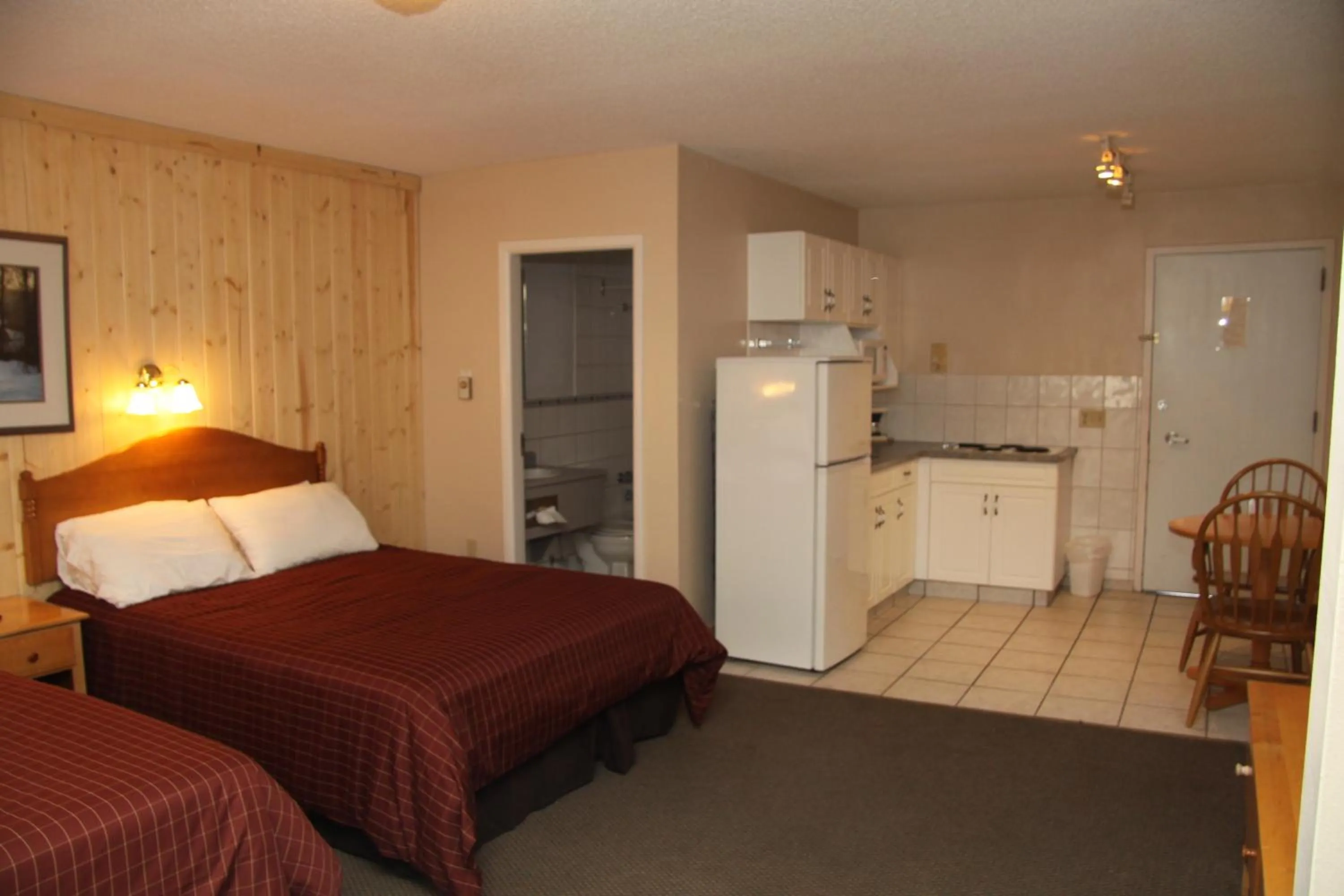 Photo of the whole room, Bed in Aspen Village