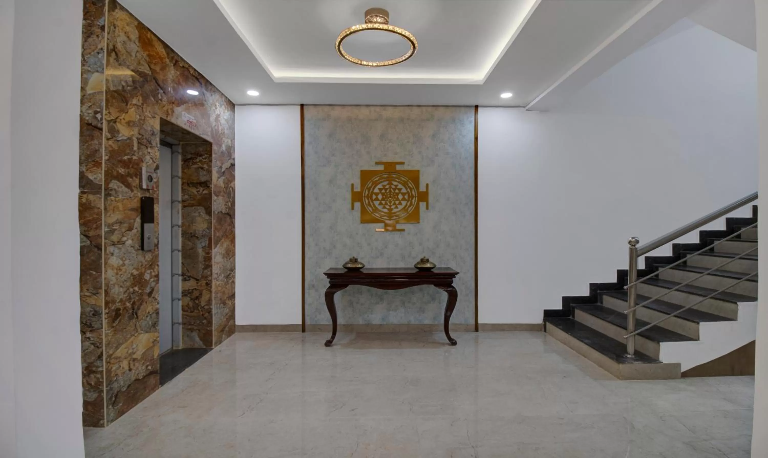 Lobby or reception in Treebo Chandraprasth Residency